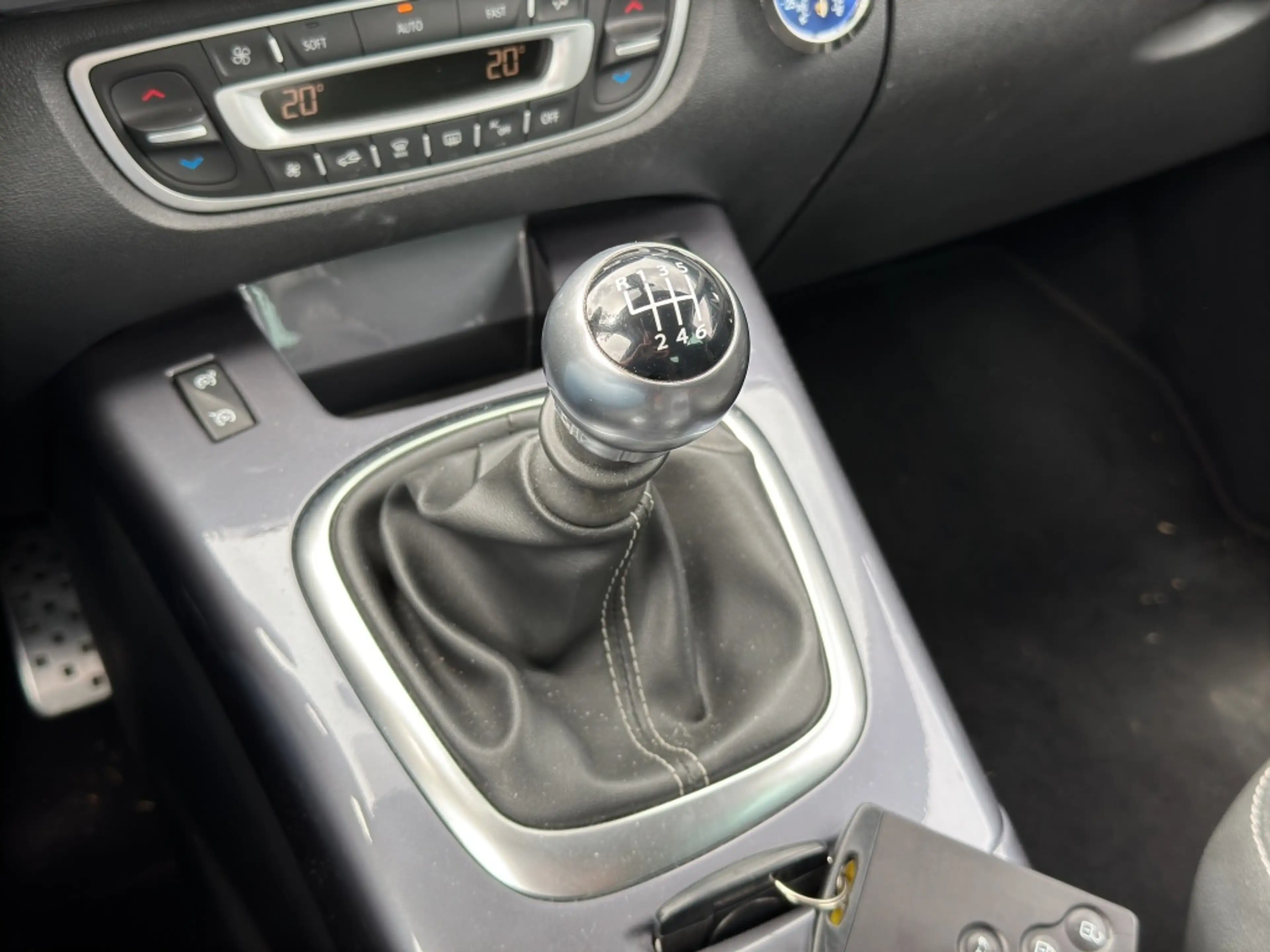 Renault Scenic Xmod 1.2 TCe Bose — photo 15