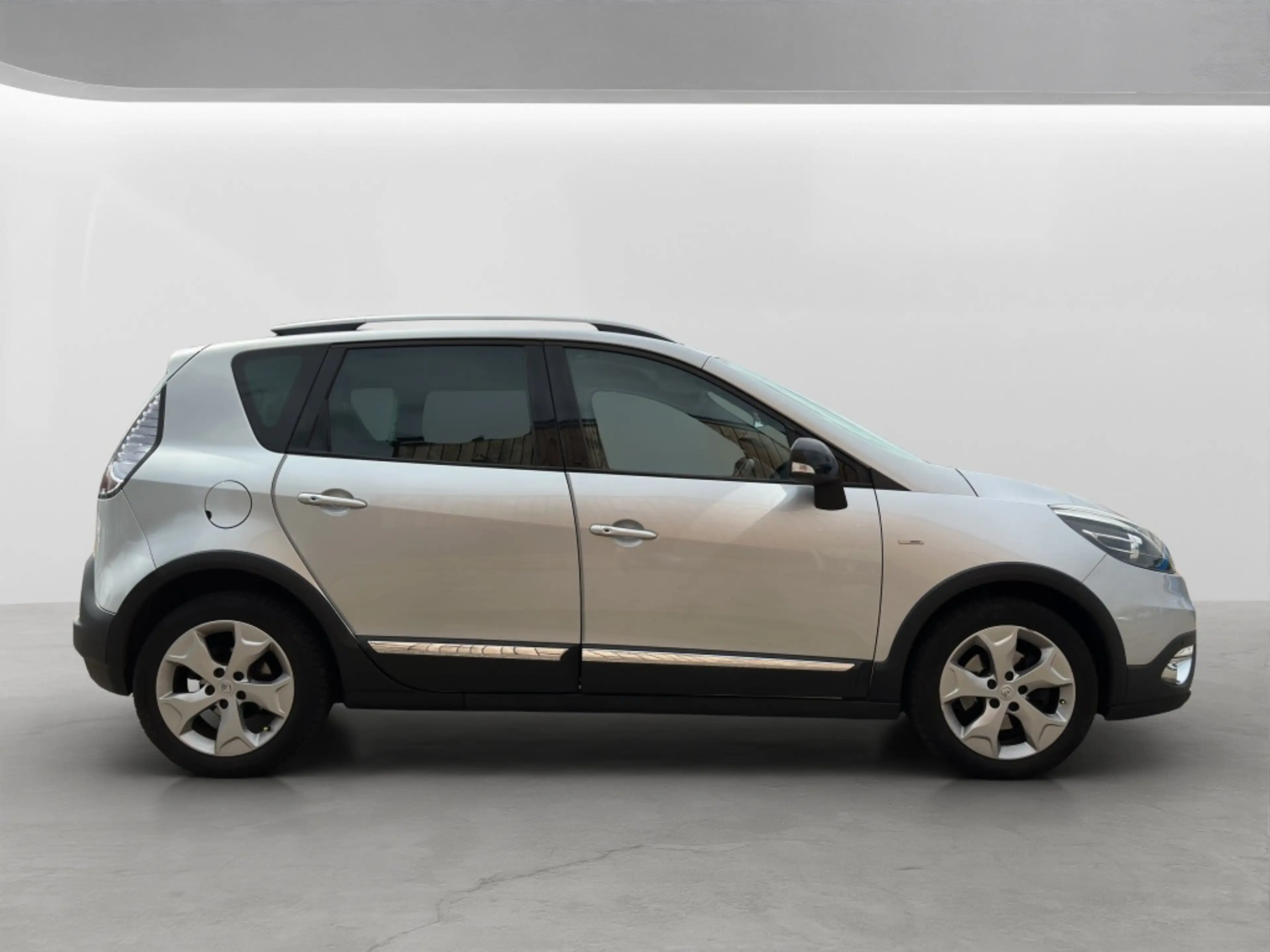 Renault Scenic Xmod 1.2 TCe Bose — photo 7