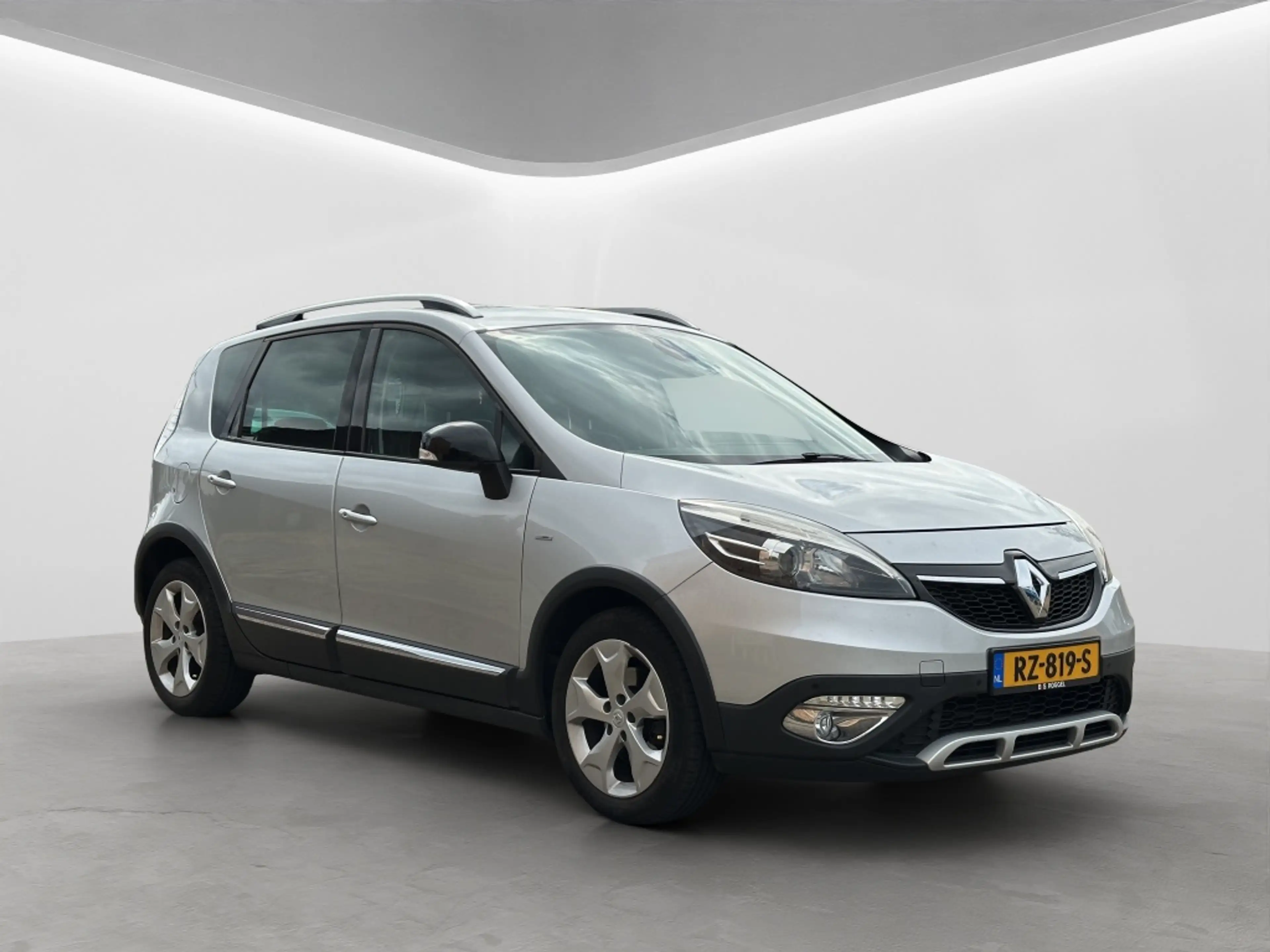 Renault Scenic Xmod 1.2 TCe Bose — photo 8