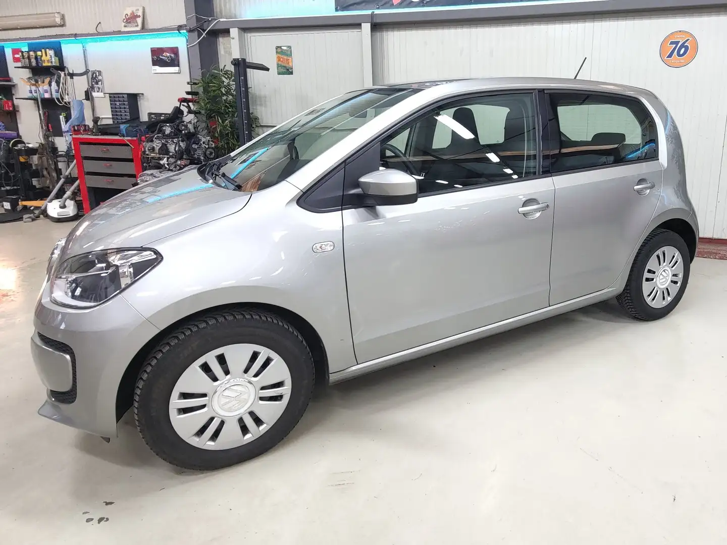 Volkswagen up! 1.0i ess.,5P,Airco,GPS,83.000Km,1er Propr.!! Gris - 2