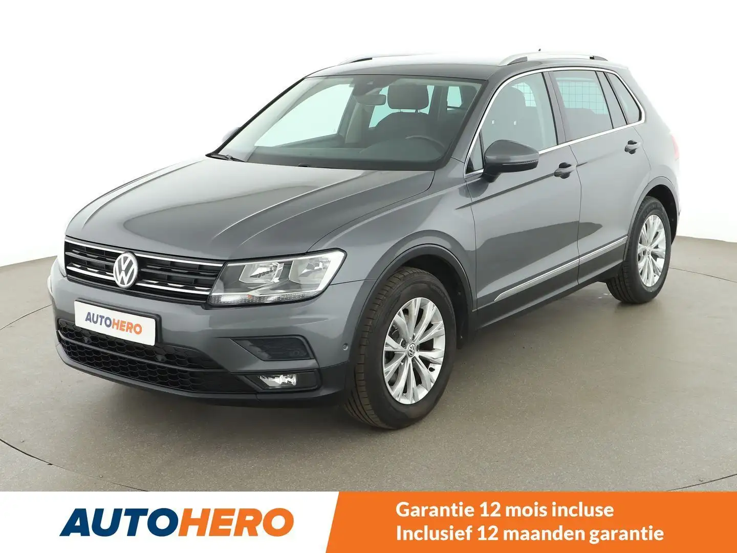 Volkswagen Tiguan 2.0 TDI Comfortline BlueMotion Grijs - 1