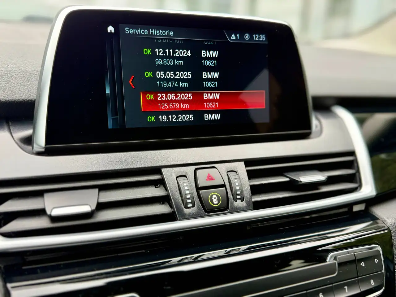BMW 218 218d xDrive Sport Line*1BESITZ*TEILLEDER*TEMPOMAT*ANHÄNGERKUPPLUNG*HECKCAM*AMBIENTE*SPORTSITZE*, миниатюра 29