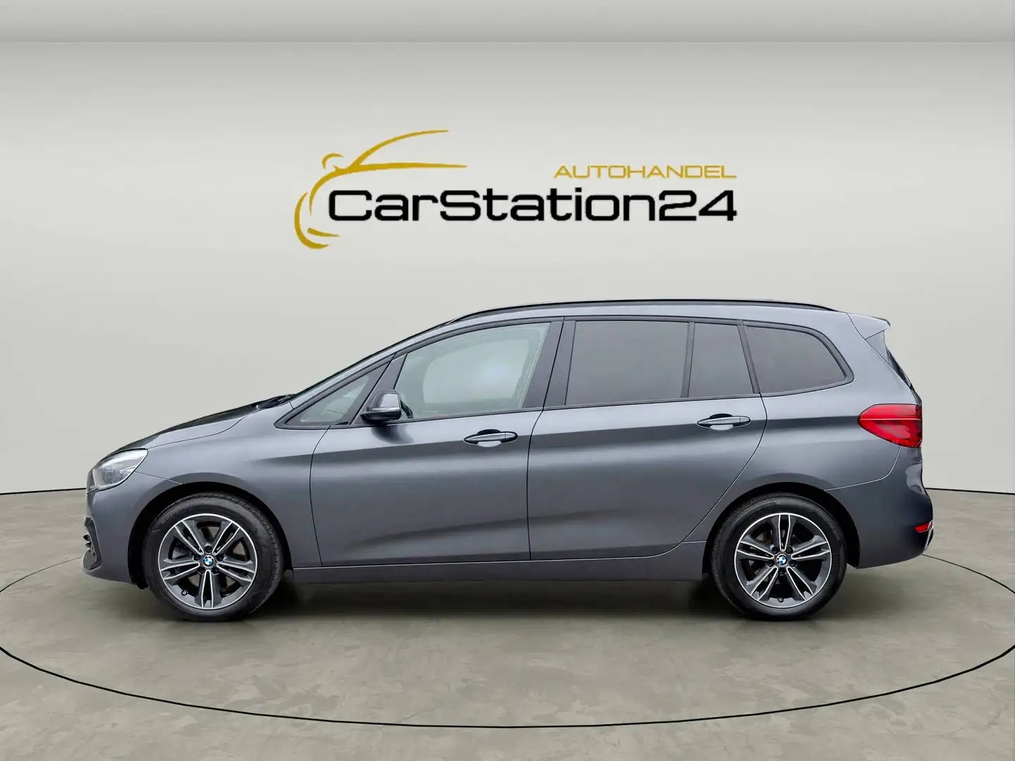BMW 218 218d xDrive Sport Line*1BESITZ*TEILLEDER*TEMPOMAT*ANHÄNGERKUPPLUNG*HECKCAM*AMBIENTE*SPORTSITZE* Grau - 2