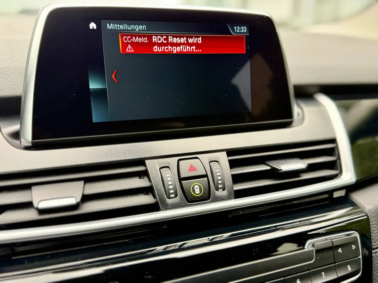 BMW 218 218d xDrive Sport Line*1BESITZ*TEILLEDER*TEMPOMAT*ANHÄNGERKUPPLUNG*HECKCAM*AMBIENTE*SPORTSITZE*, миниатюра 26