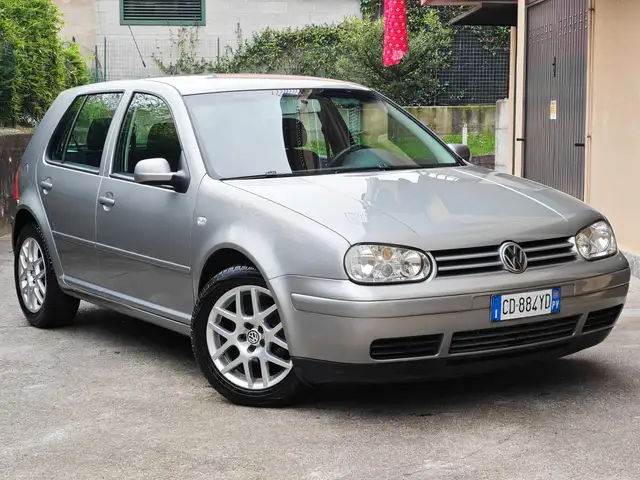 Volkswagen Golf 1.6 BENZINA 105cv Highline / 81.000km / Unipro
