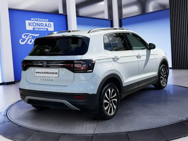 Volkswagen T-Cross view 5