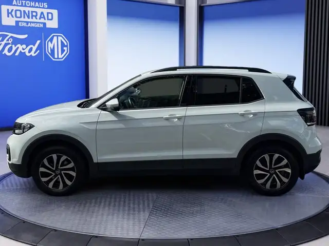 Volkswagen T-Cross view 3