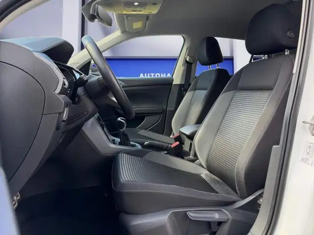 Volkswagen T-Cross view 8