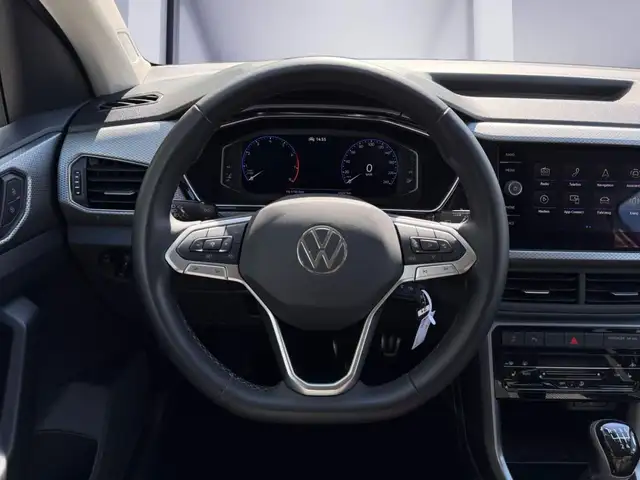 Volkswagen T-Cross view 11