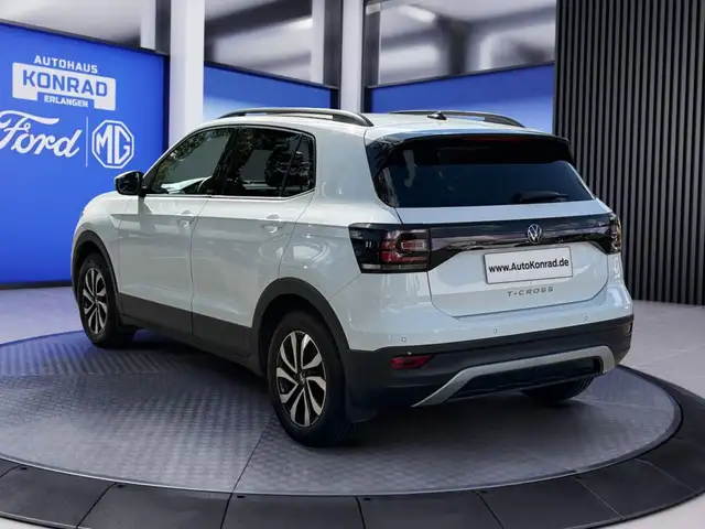 Volkswagen T-Cross view 4
