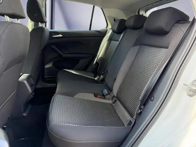 Volkswagen T-Cross view 9