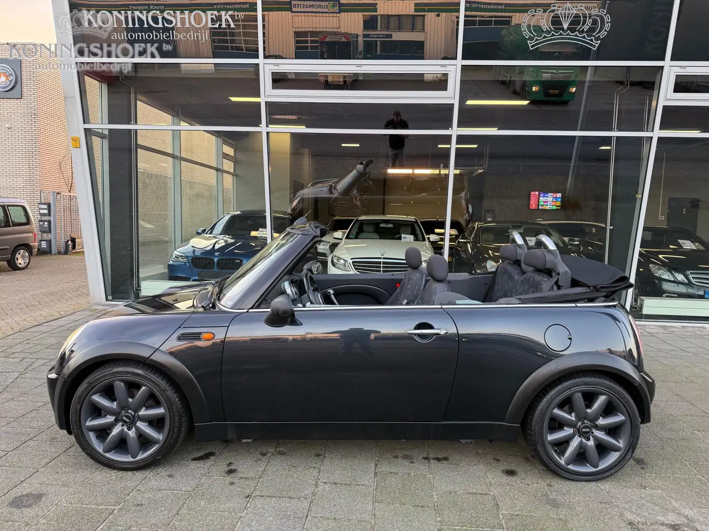MINI One Cabrio Mini 1.6 Zwart - 2