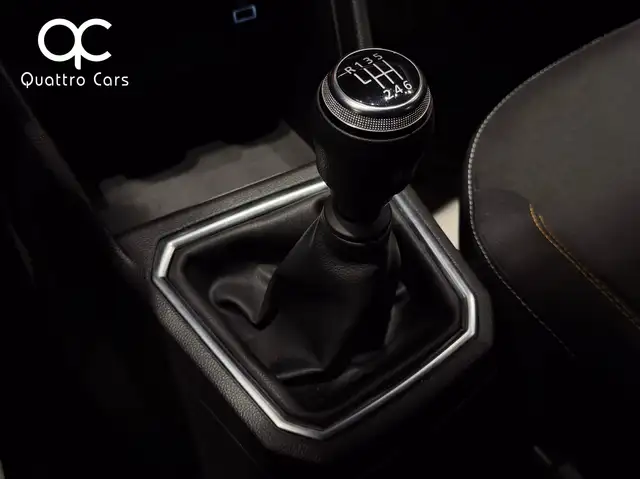 Dacia Sandero view 23