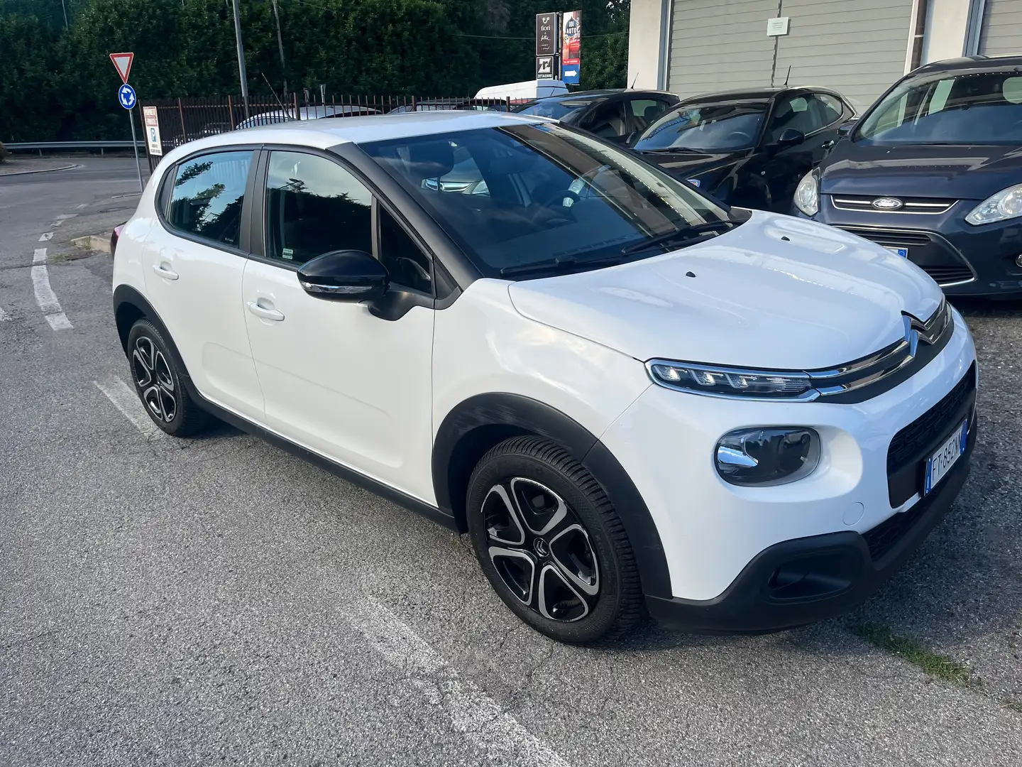 Citroen C3 1.2benzina/83CV/neopatentati/Euro6/unico propriet. Bianco - 2