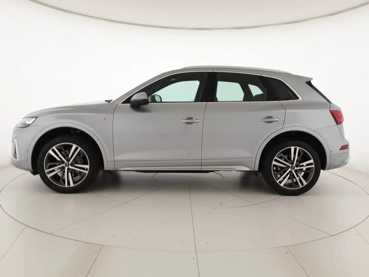 Audi Q5 45TFSI 265CV quattro S tronic S line Plus Silber - 2