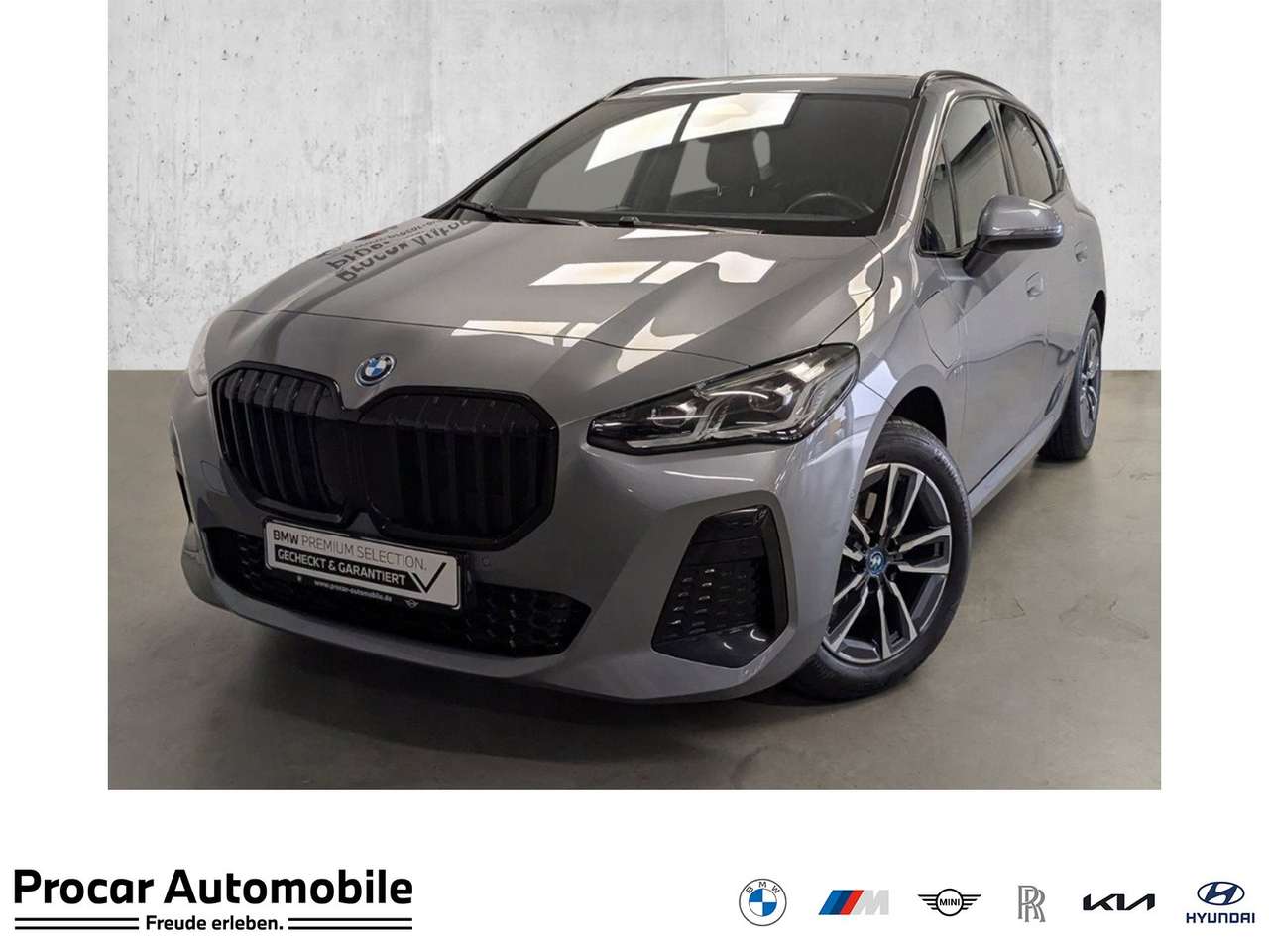 BMW 225 2023