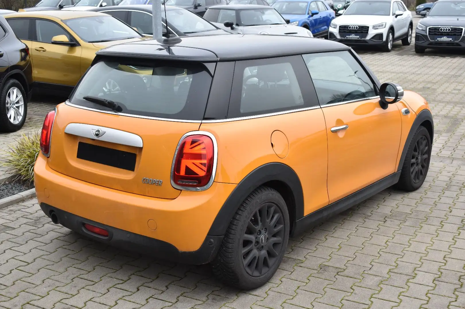 MINI Cooper 1.5 3-Trg. Chilli Navi~HUD~RFK~WSS behz. Orange - 2