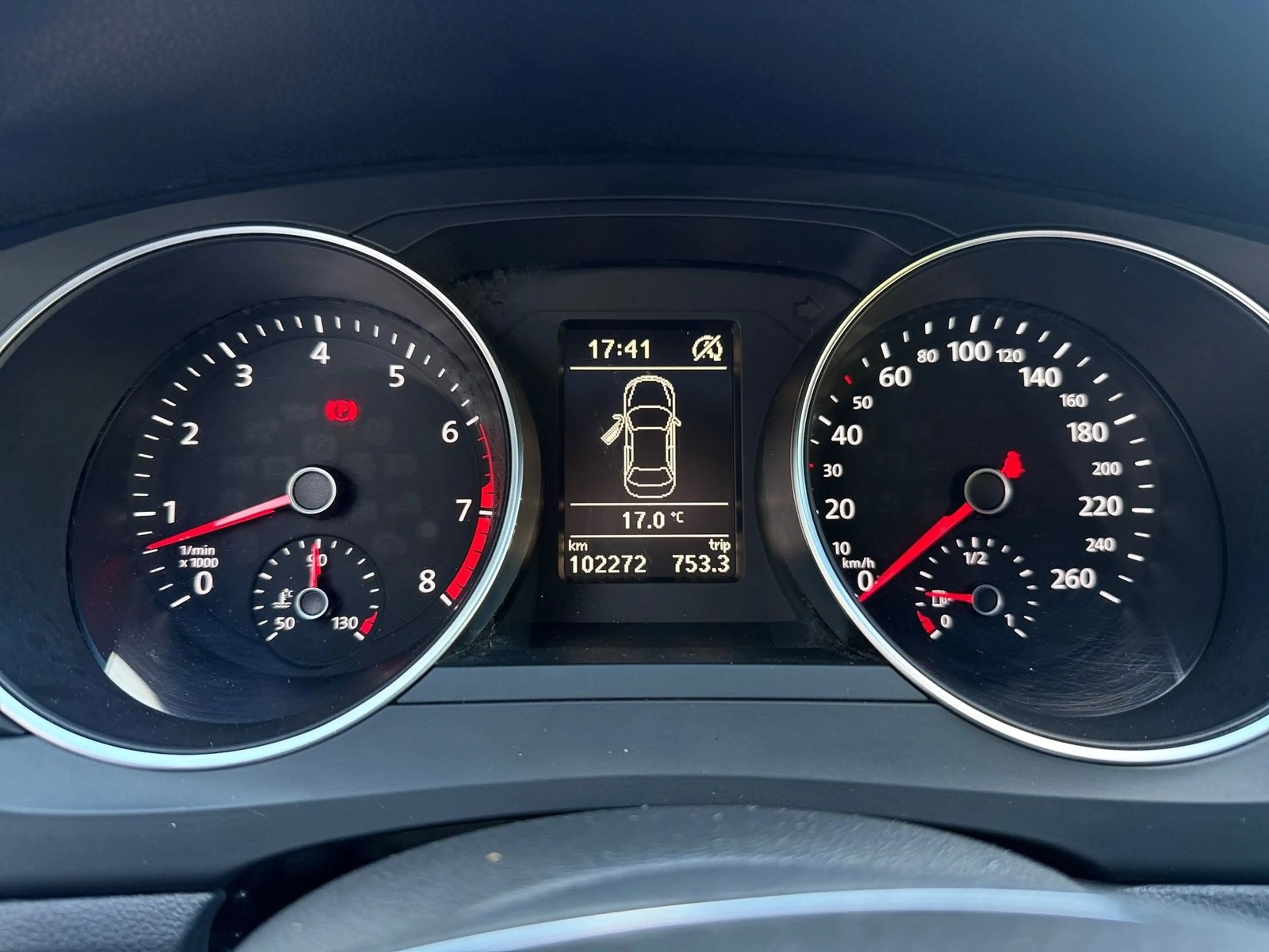 Volkswagen Jetta 1.2 TSi Comfortline Sitzheizung PDC AUX — photo 11