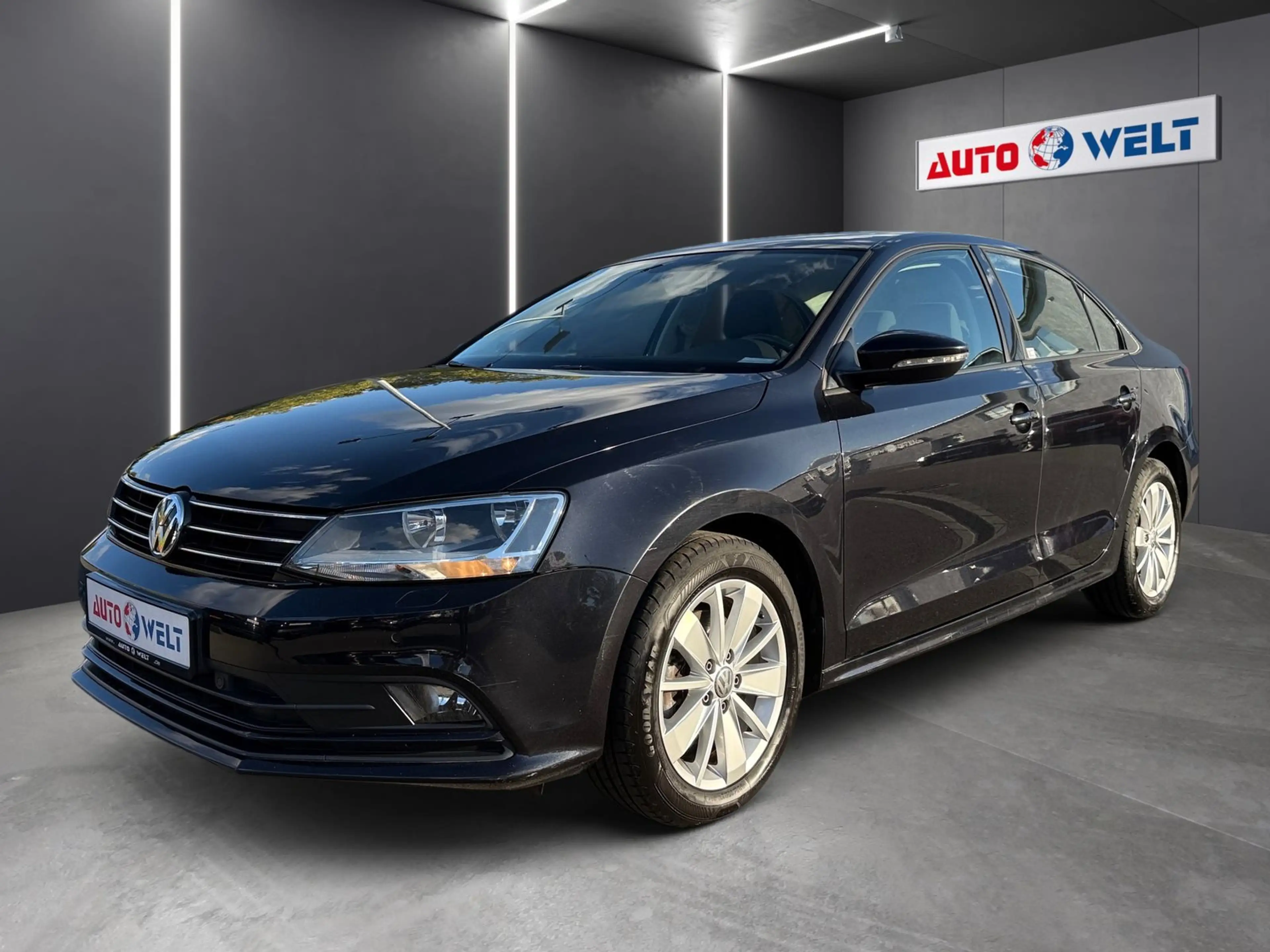 Volkswagen Jetta 1.2 TSi Comfortline Sitzheizung PDC AUX