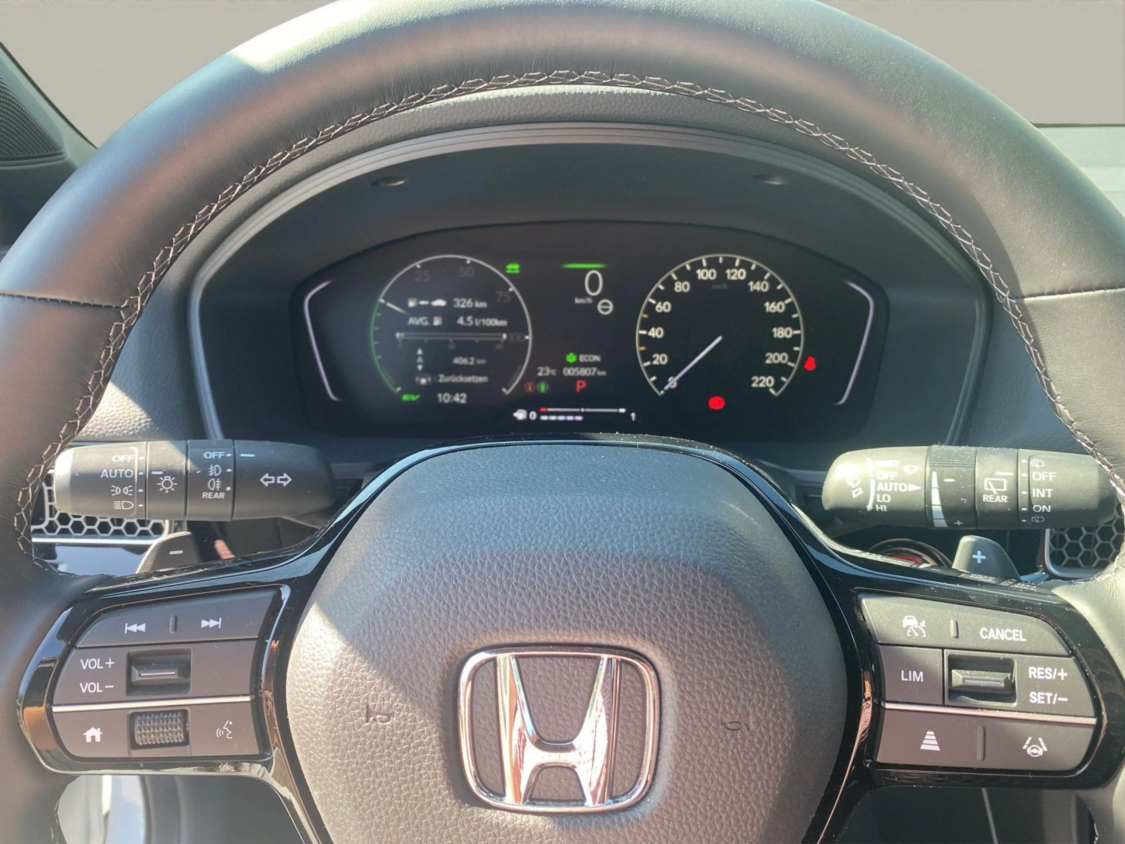 Honda Civic 2.0 e:HEV Sport Winterräder — photo 11
