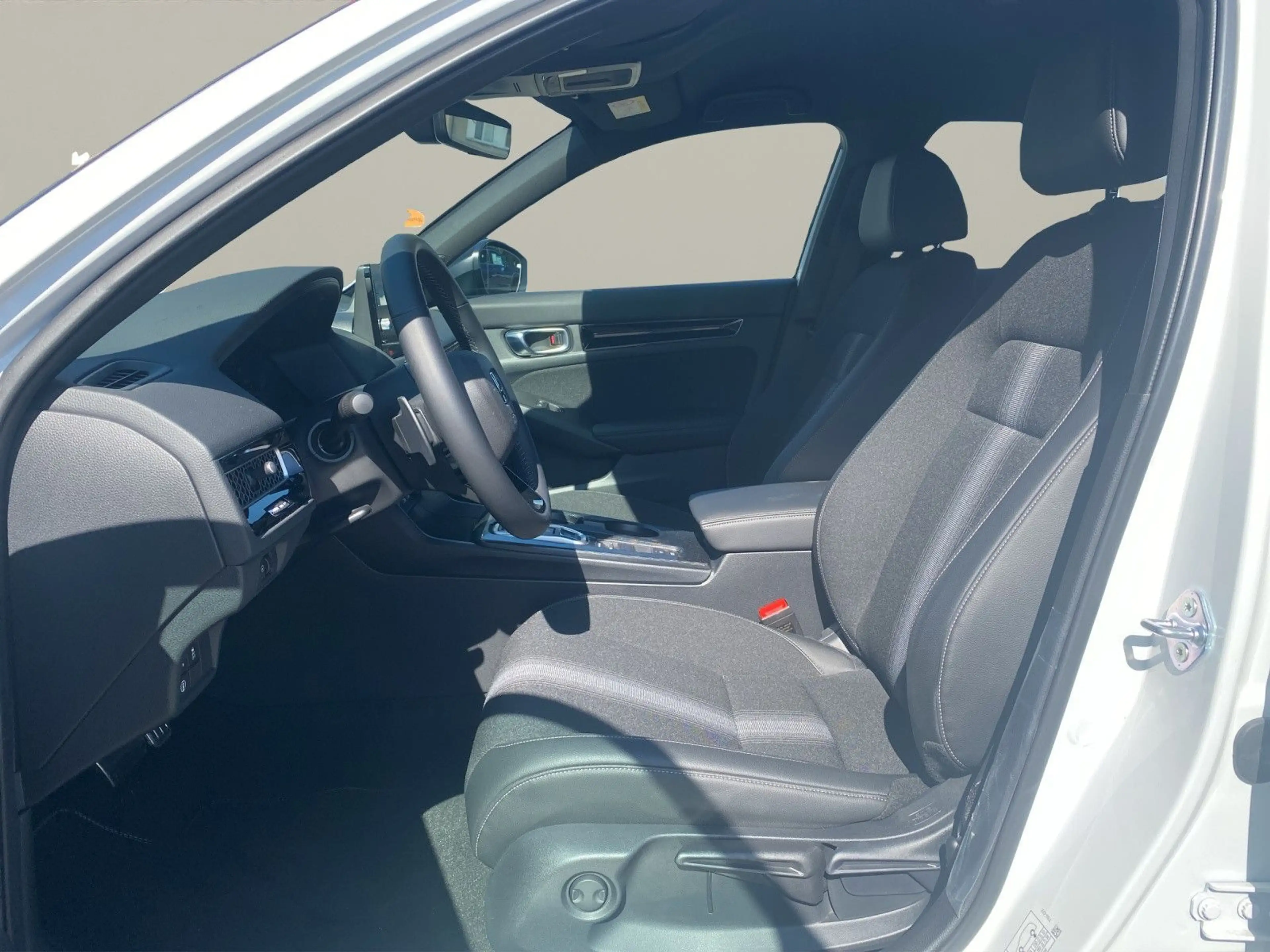 Honda Civic 2.0 e:HEV Sport Winterräder — photo 14