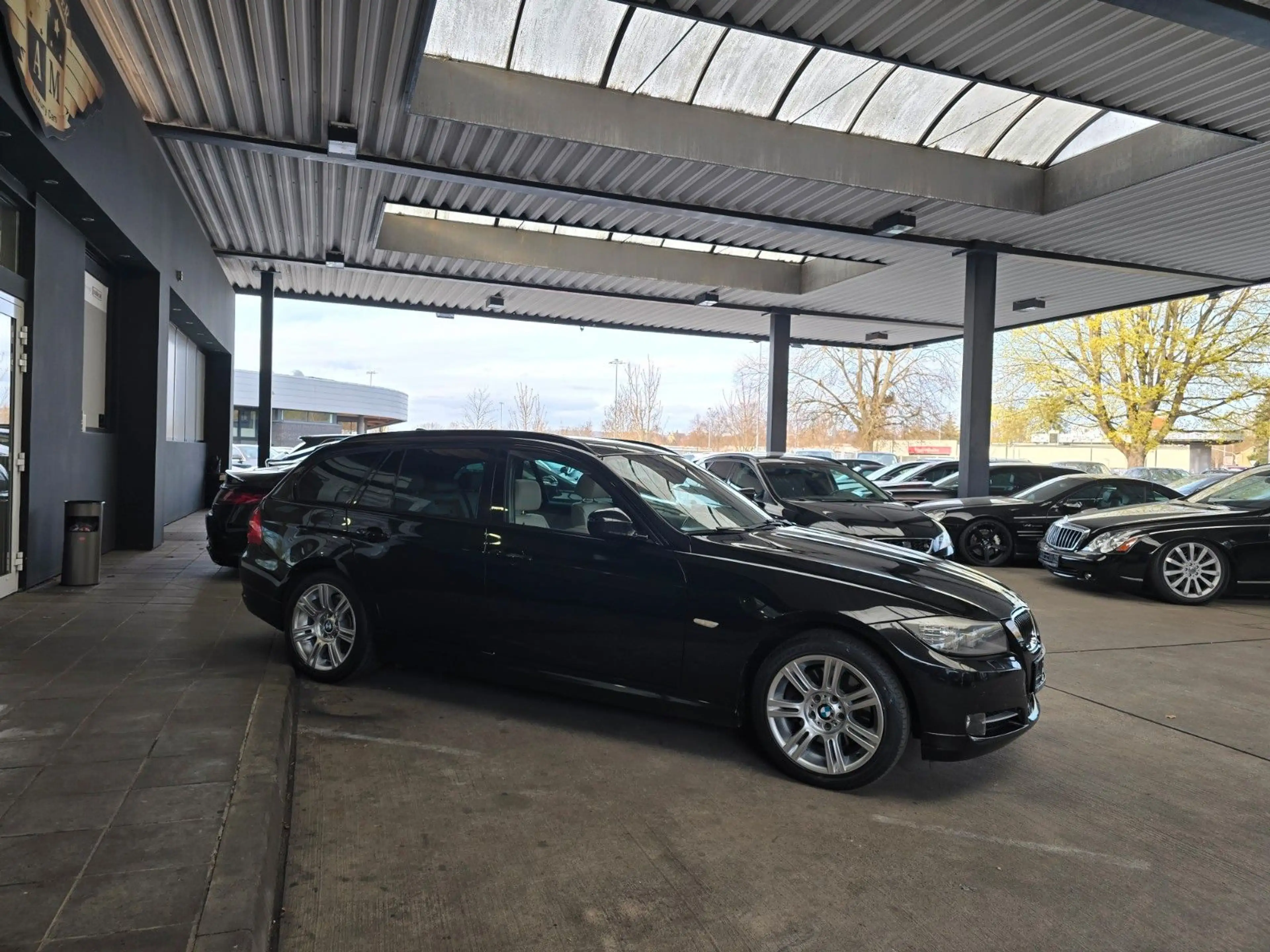 BMW 325 d Touring Edition Lifestyle PANO/M3-Felge — photo 9