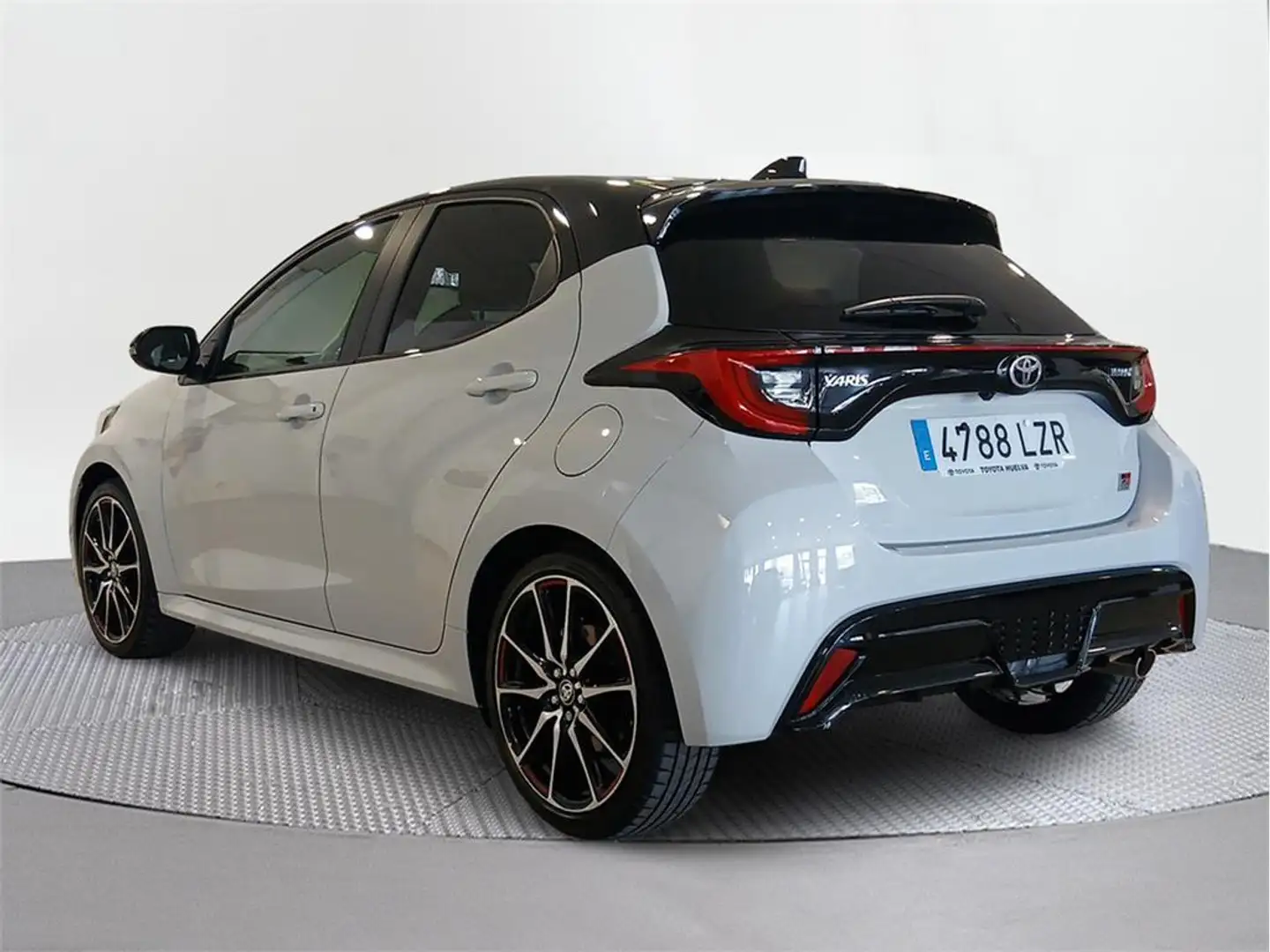 Toyota Yaris 120H 1.5 GR Sport - 2