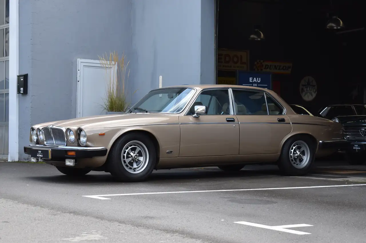 Jaguar XJ12 Vanden Plas, foto 5