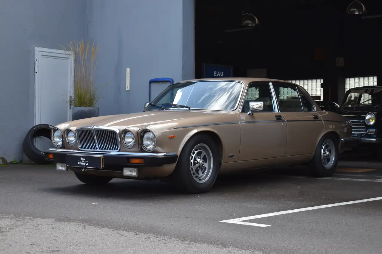 Jaguar XJ12 Vanden Plas, foto 4