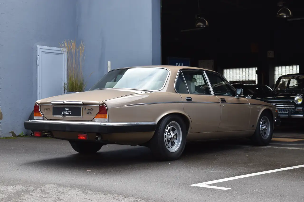 Jaguar XJ12 Vanden Plas, foto 9