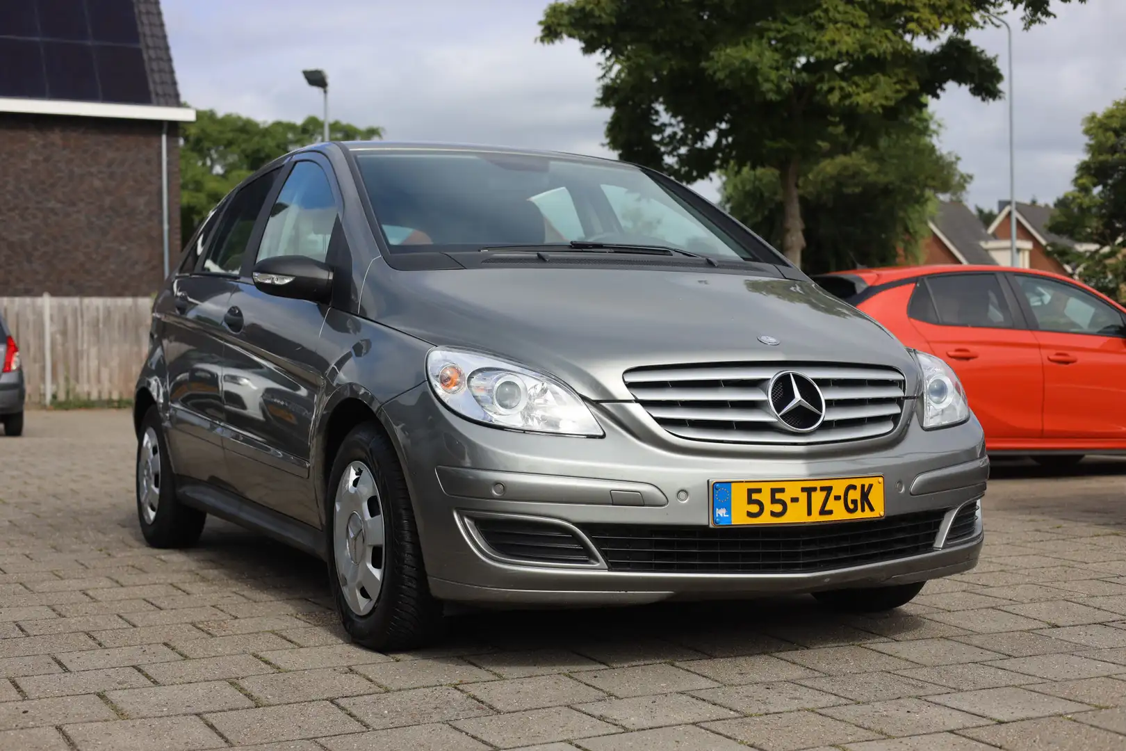Mercedes-Benz B 170 AUTOMAAT | AIRCO | TREKHAAK *RIJKLAAR* Grijs - 2