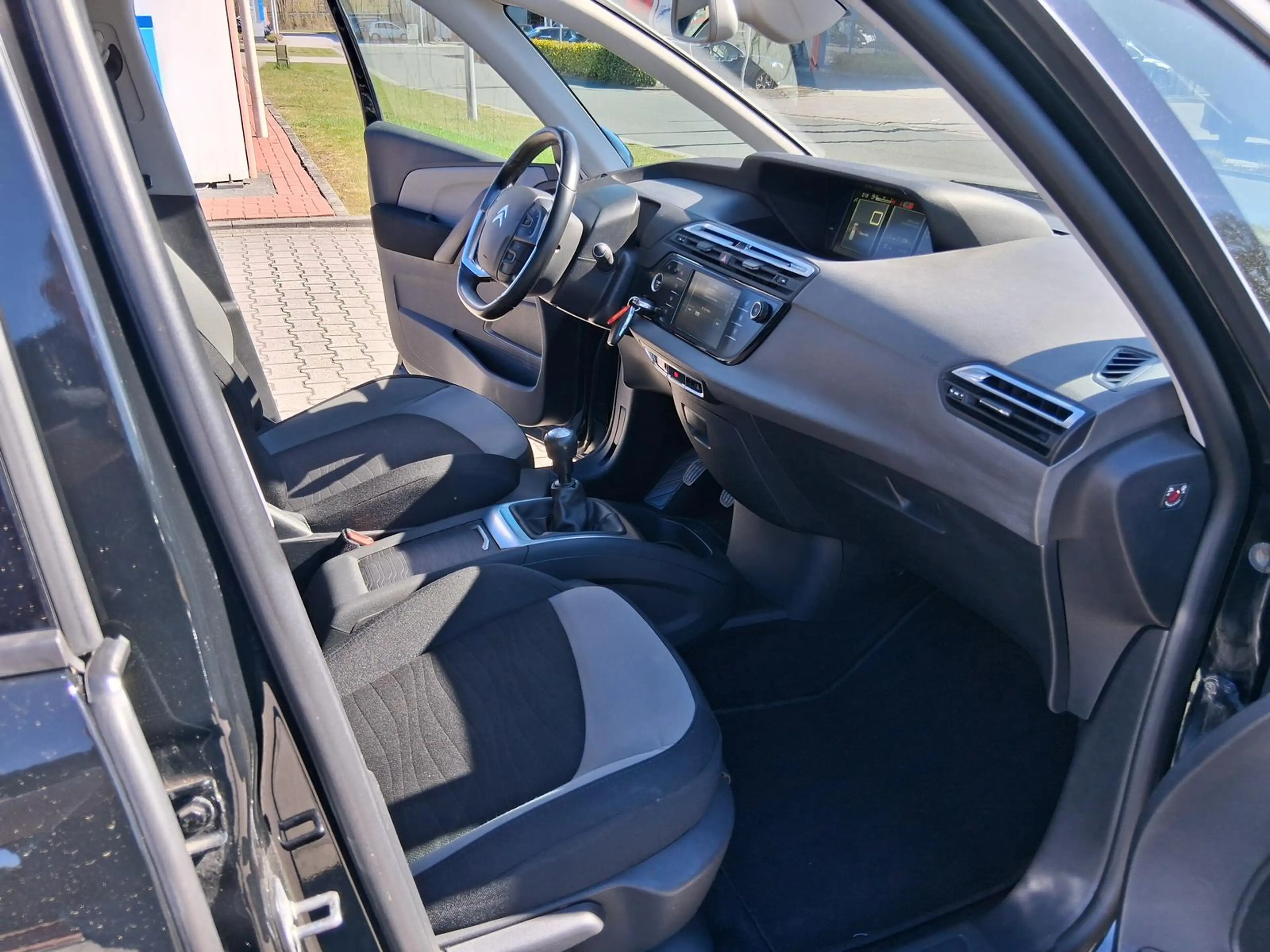Citroen Grand C4 Picasso 1.6 Blue-HDI FAP Selection — photo 10