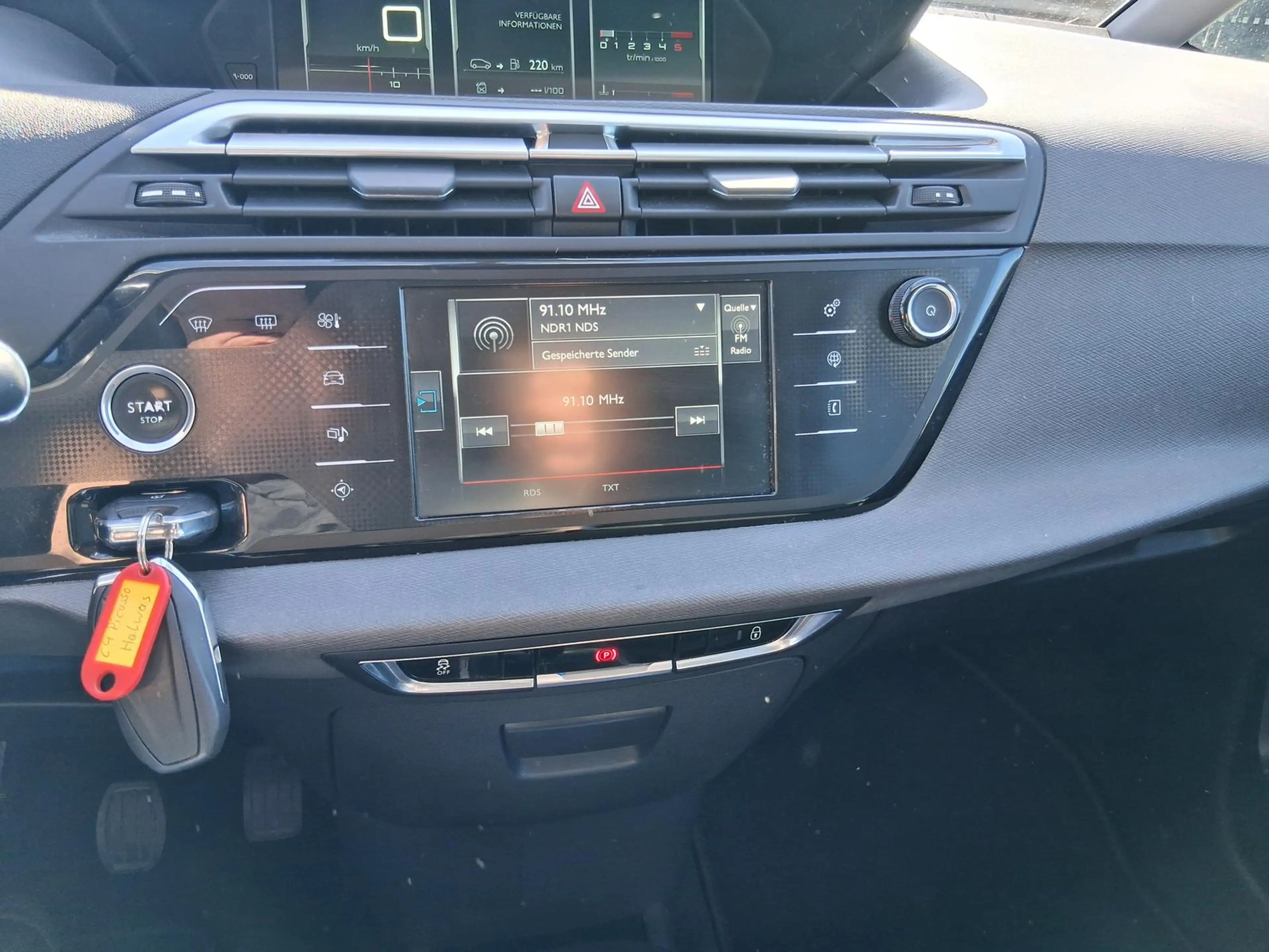 Citroen Grand C4 Picasso 1.6 Blue-HDI FAP Selection — photo 12
