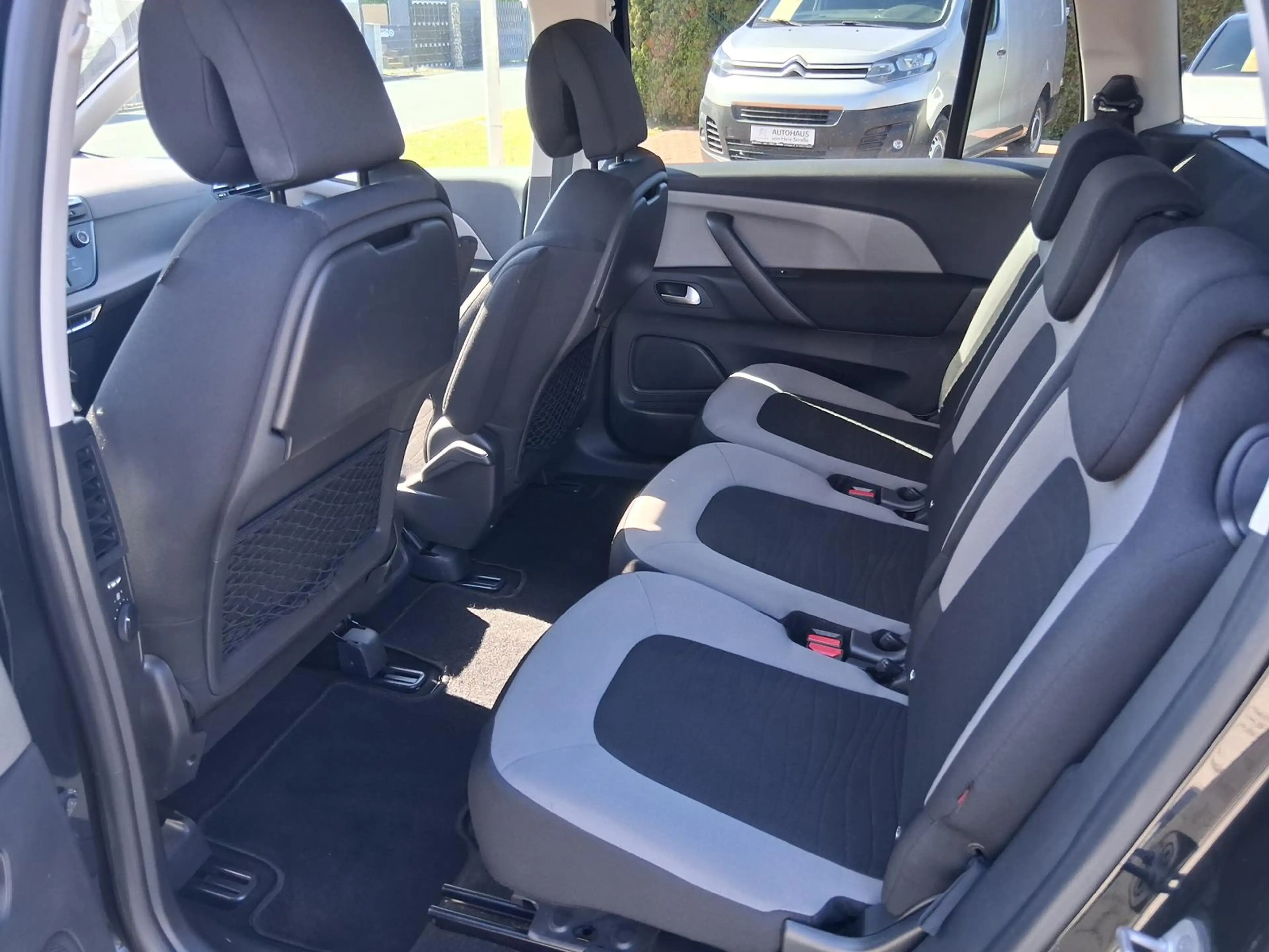 Citroen Grand C4 Picasso 1.6 Blue-HDI FAP Selection — photo 7