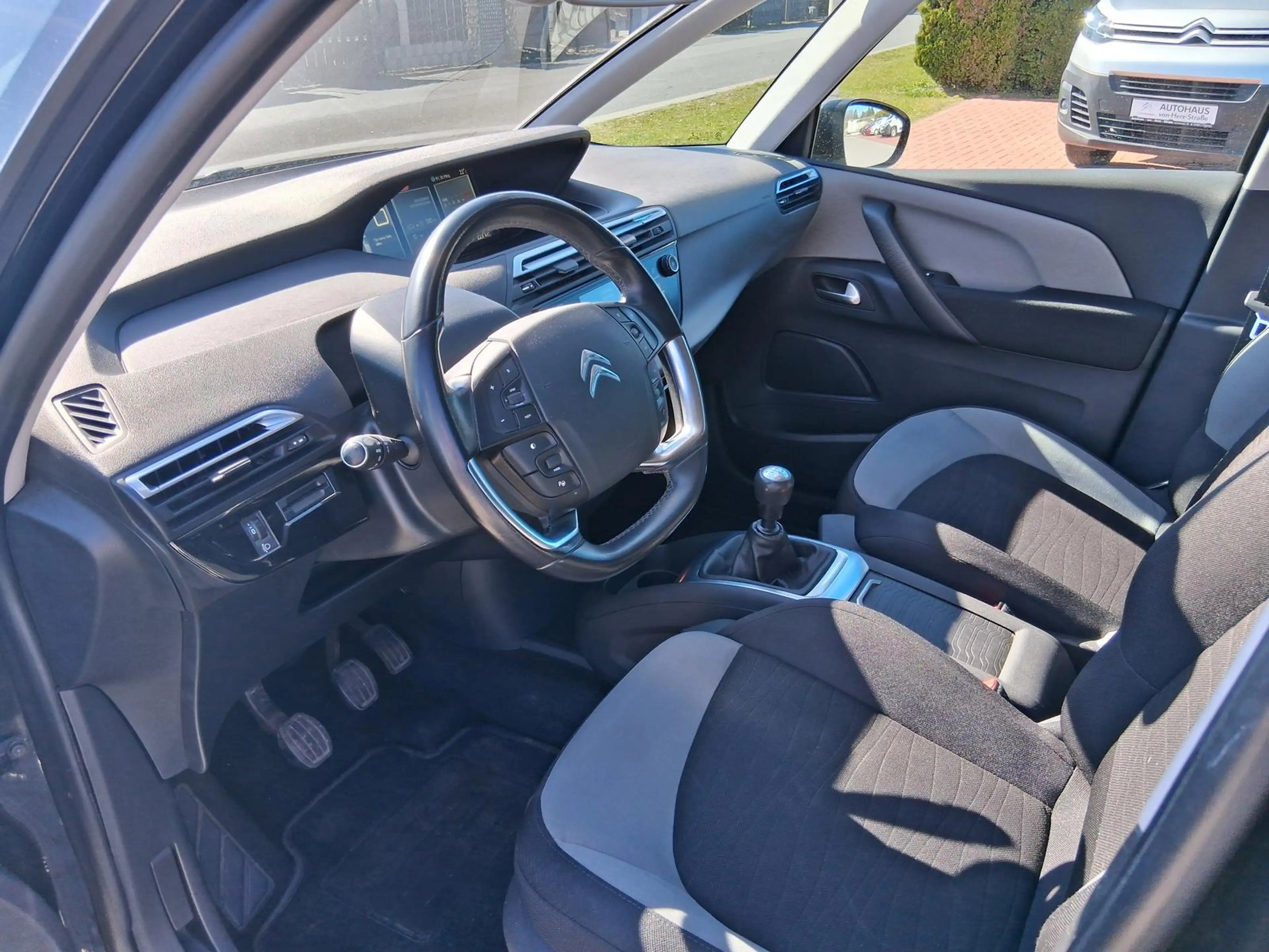 Citroen Grand C4 Picasso 1.6 Blue-HDI FAP Selection — photo 6