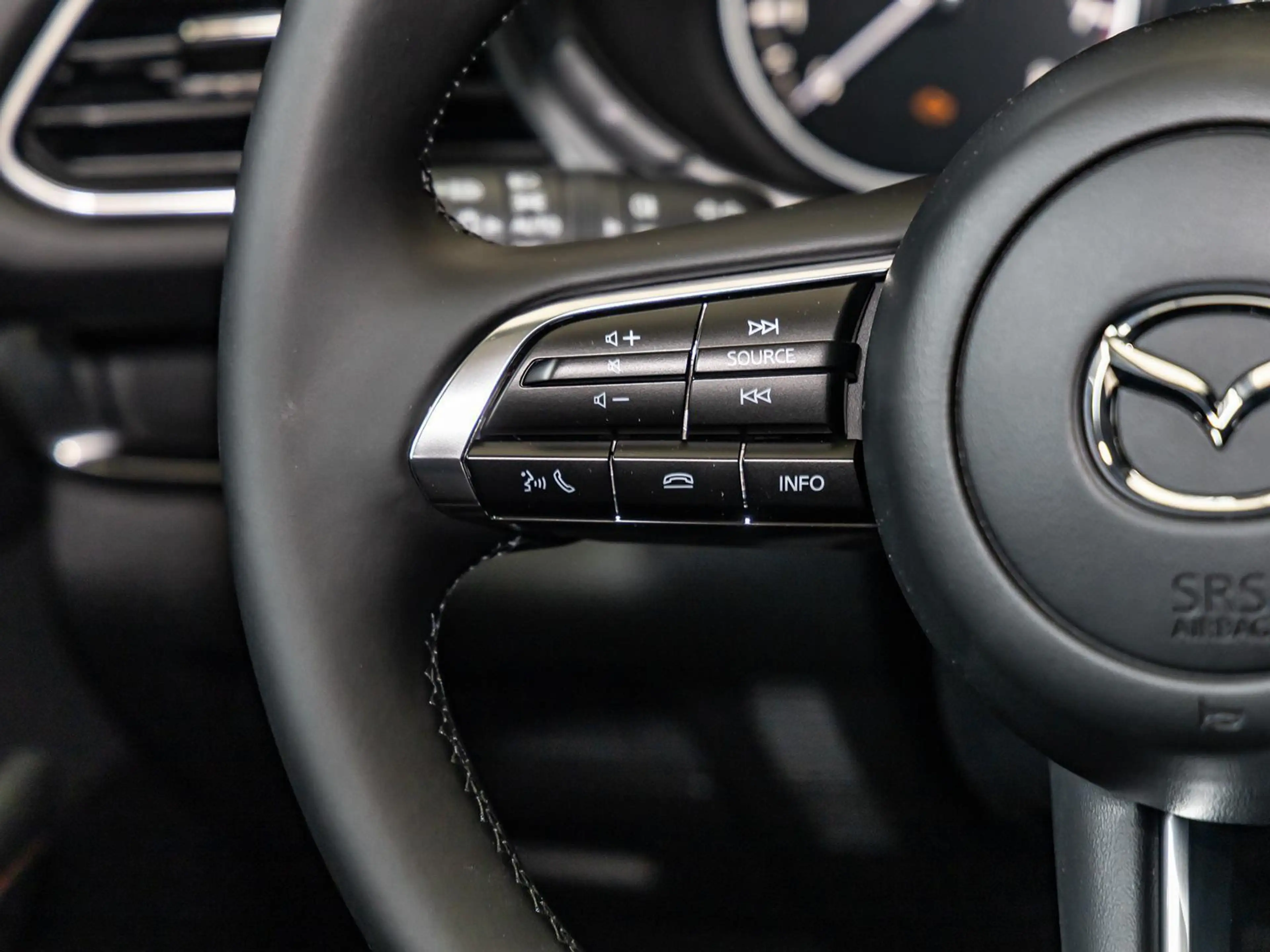 Mazda CX-30 5WGN 2.0L e-SKYACTIV X 6AT FWD Homura NAVI — photo 9
