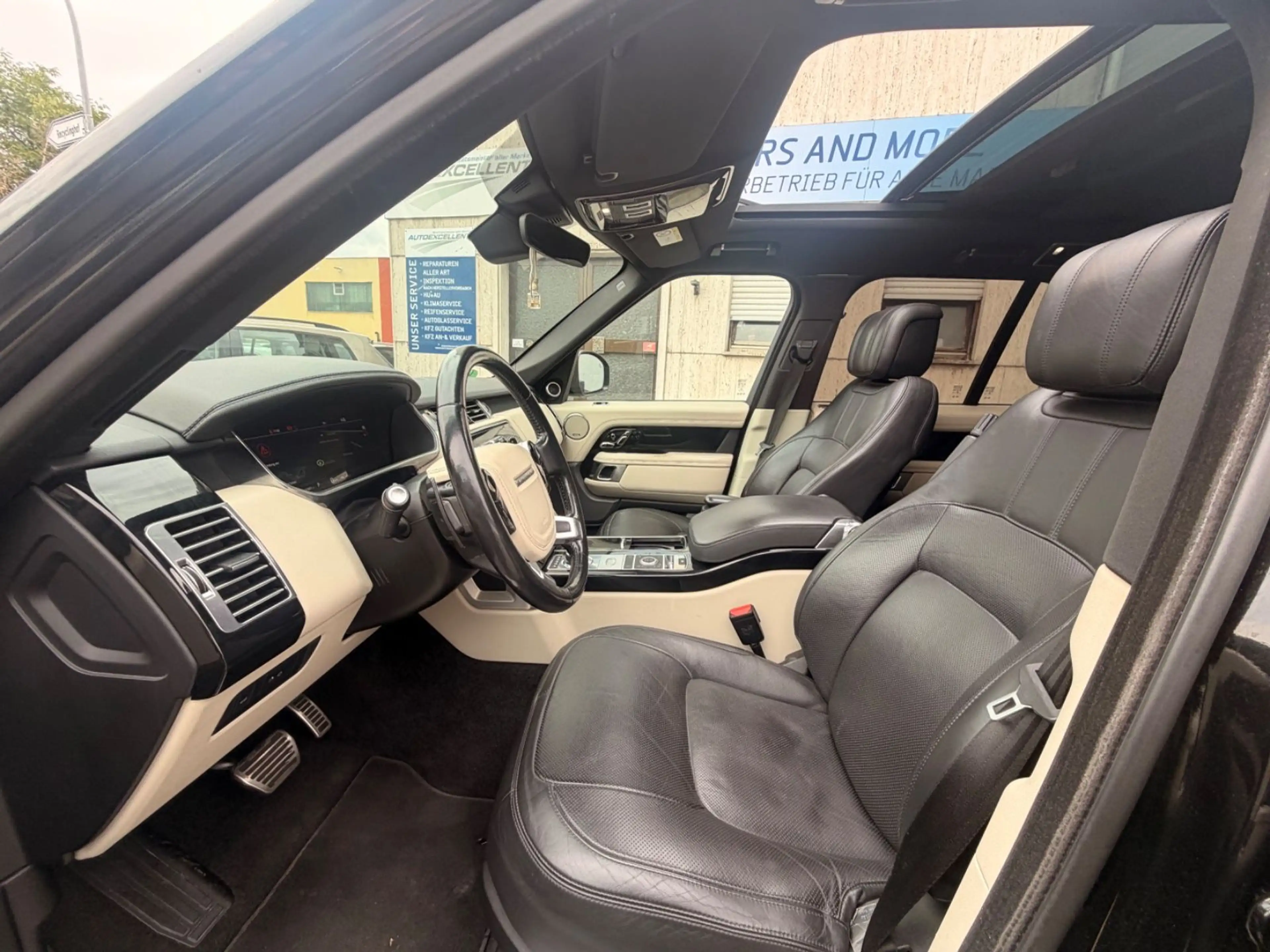 Land Rover Range Rover Vogue 4.4 PANO Keyless AHK Kamera — photo 16