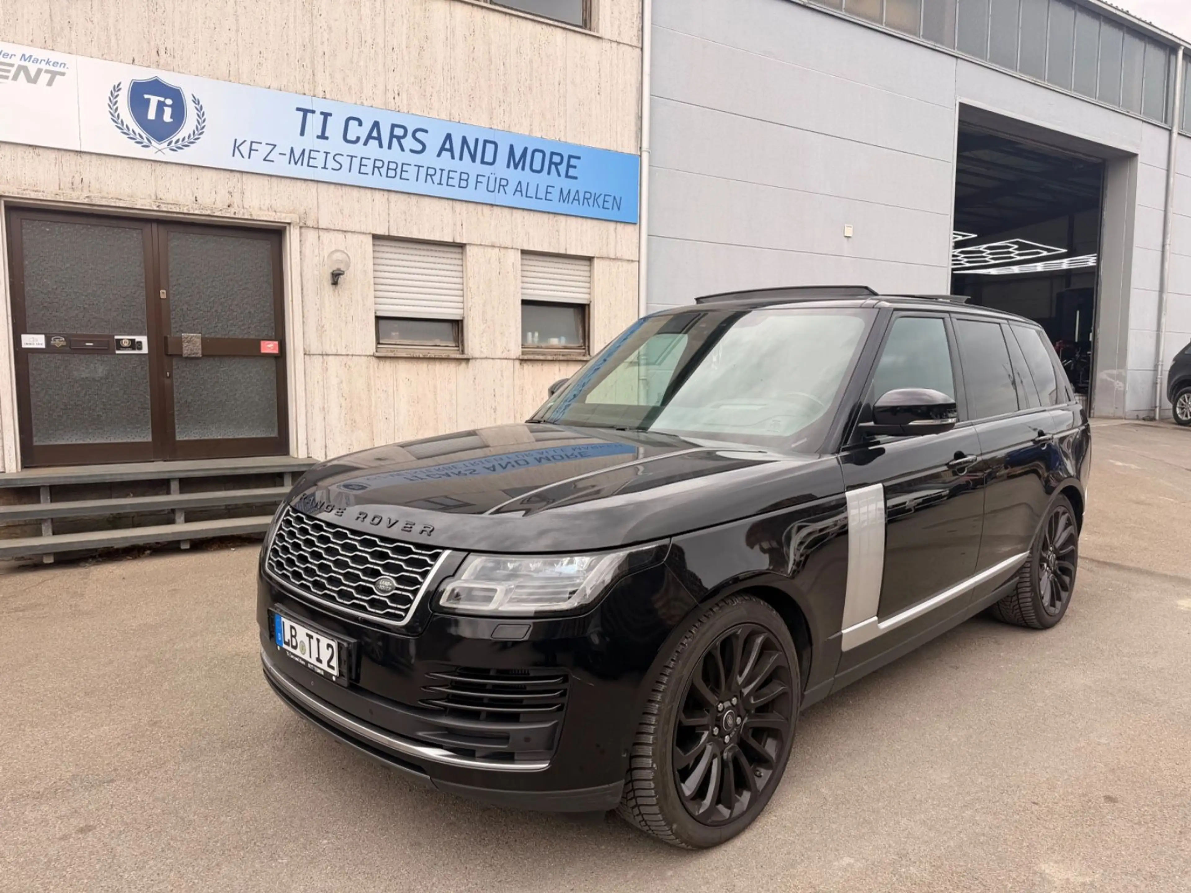 Land Rover Range Rover Vogue 4.4 PANO Keyless AHK Kamera — photo 2