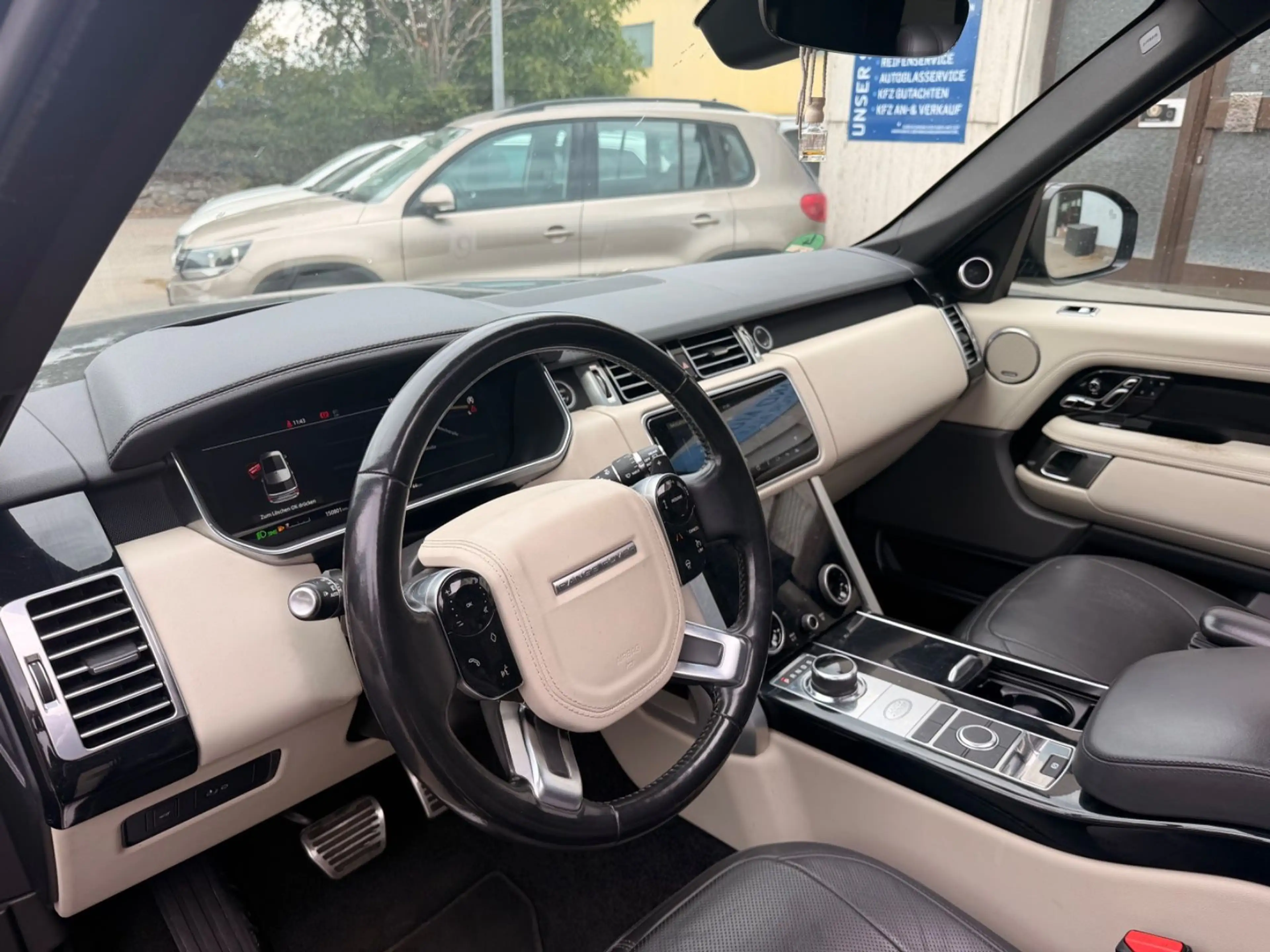 Land Rover Range Rover Vogue 4.4 PANO Keyless AHK Kamera — photo 15