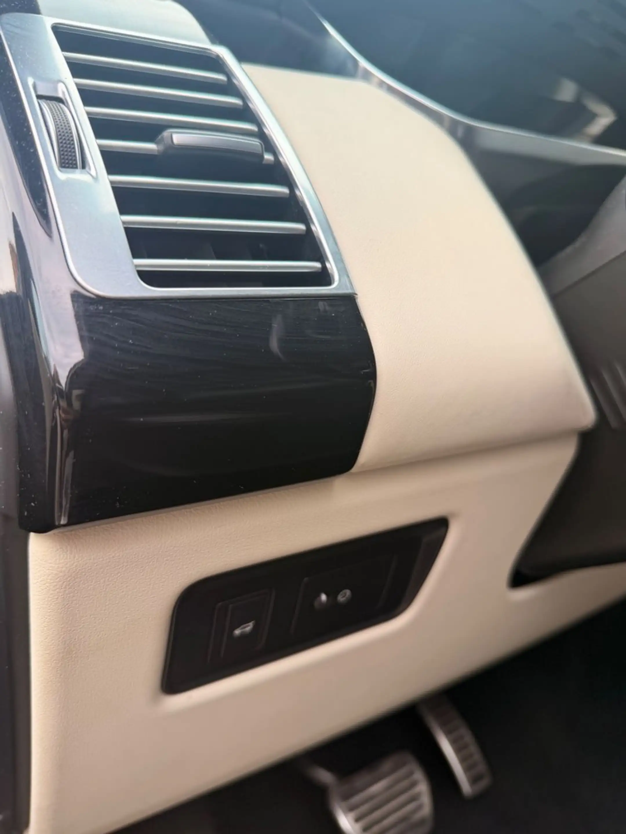 Land Rover Range Rover Vogue 4.4 PANO Keyless AHK Kamera — photo 17