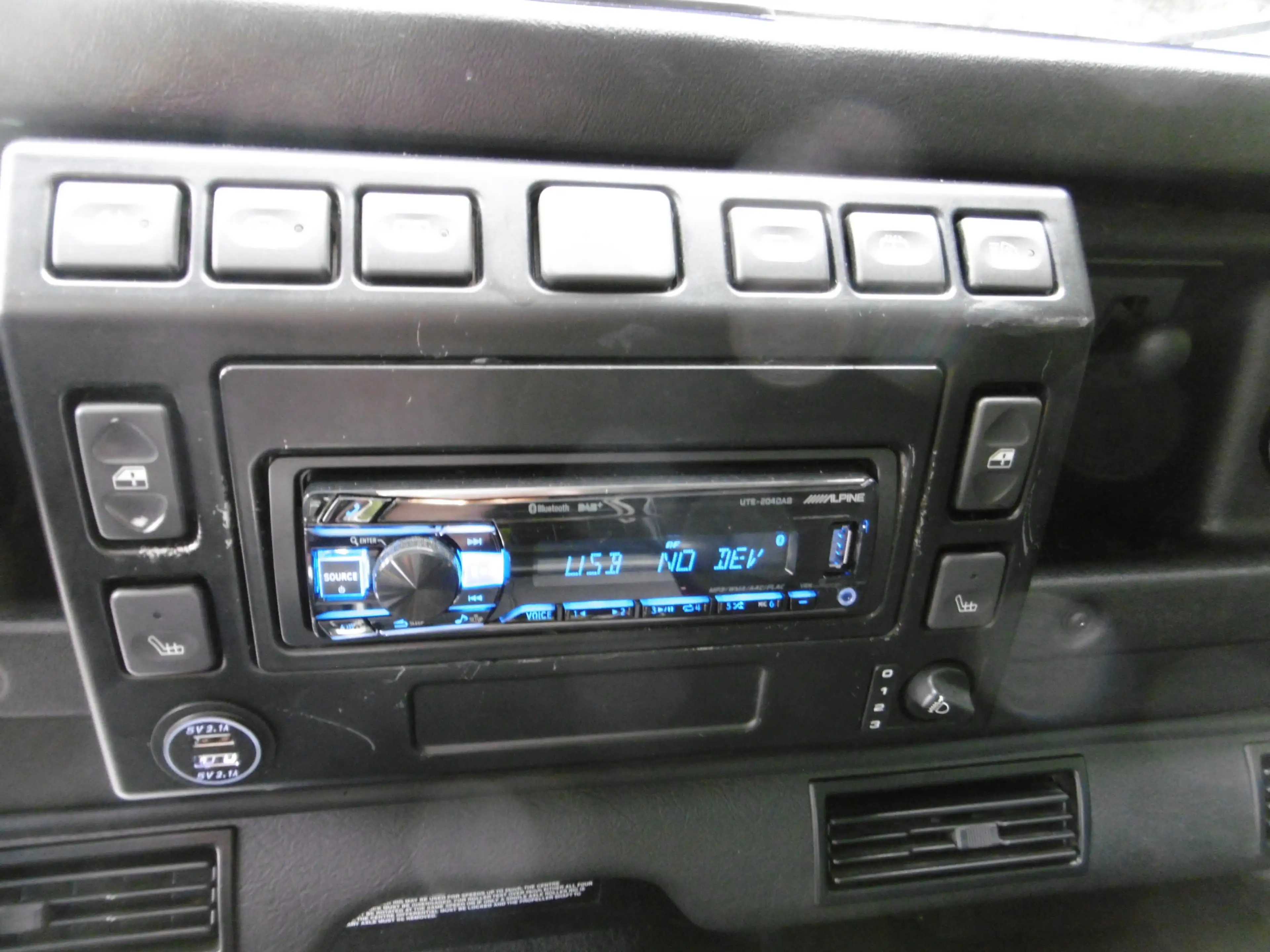 Land Rover Defender TD5 90 E StationWagon 6 Sitze Klima AHK — photo 11