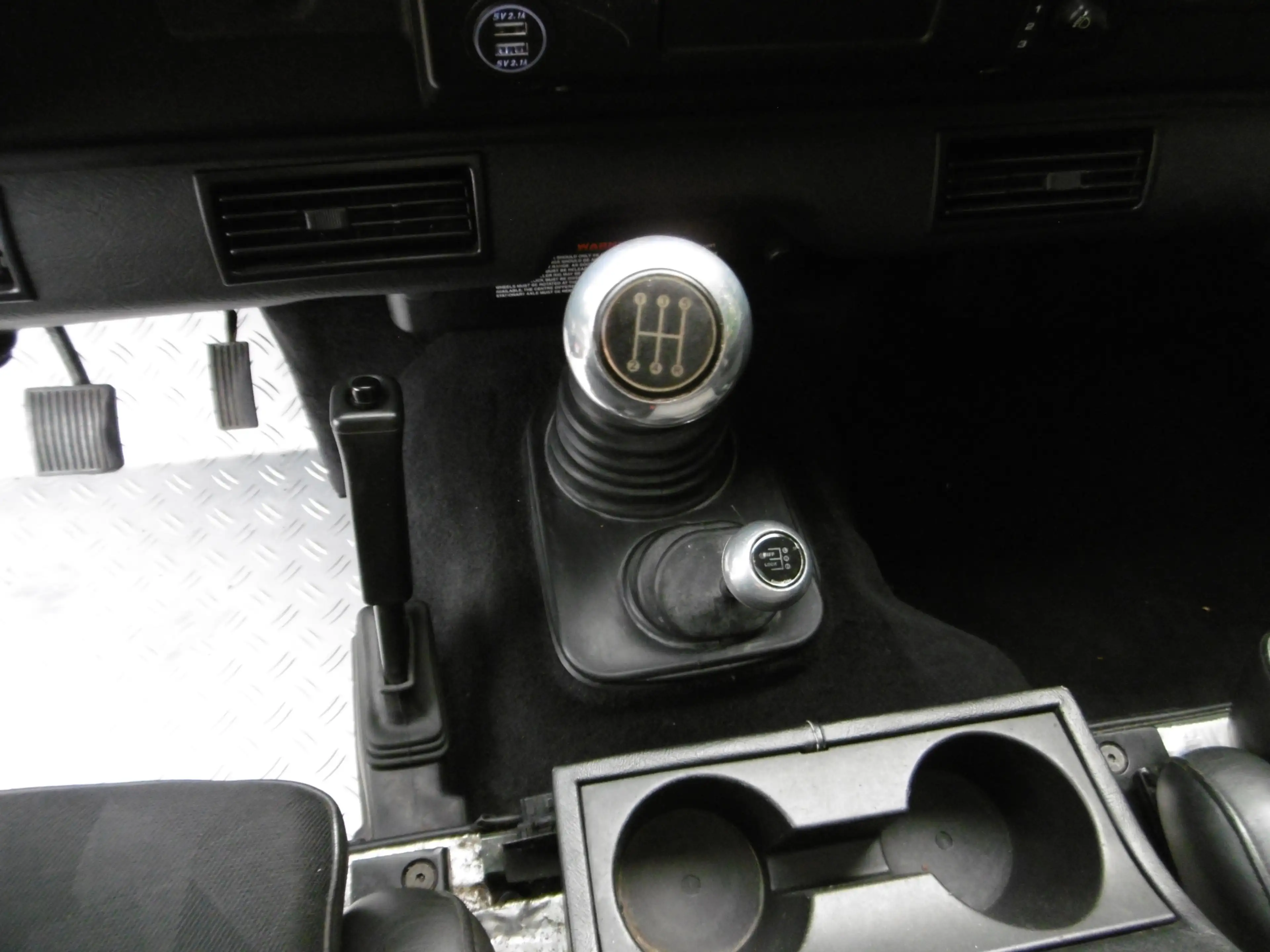 Land Rover Defender TD5 90 E StationWagon 6 Sitze Klima AHK — photo 12
