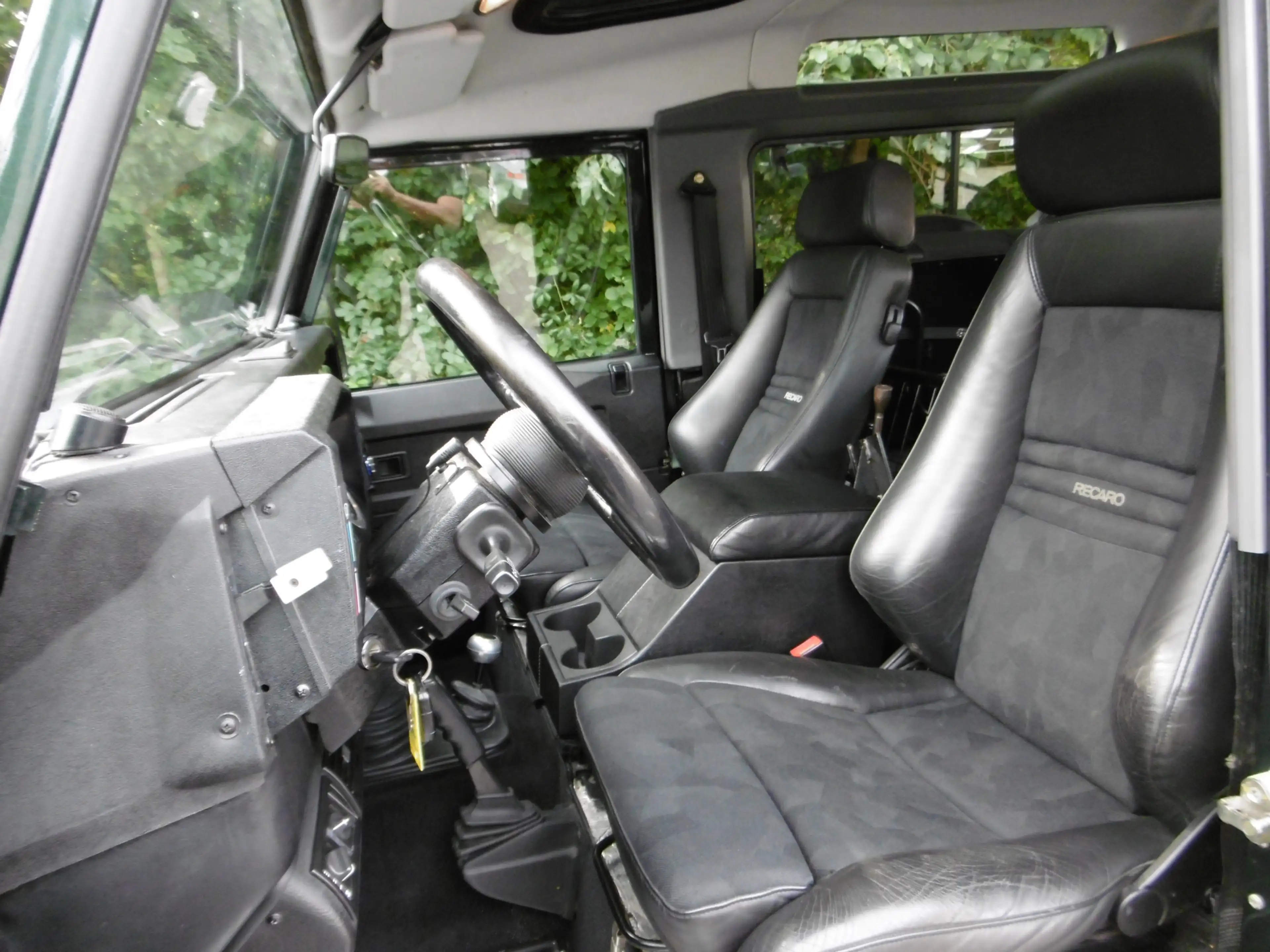 Land Rover Defender TD5 90 E StationWagon 6 Sitze Klima AHK — photo 8
