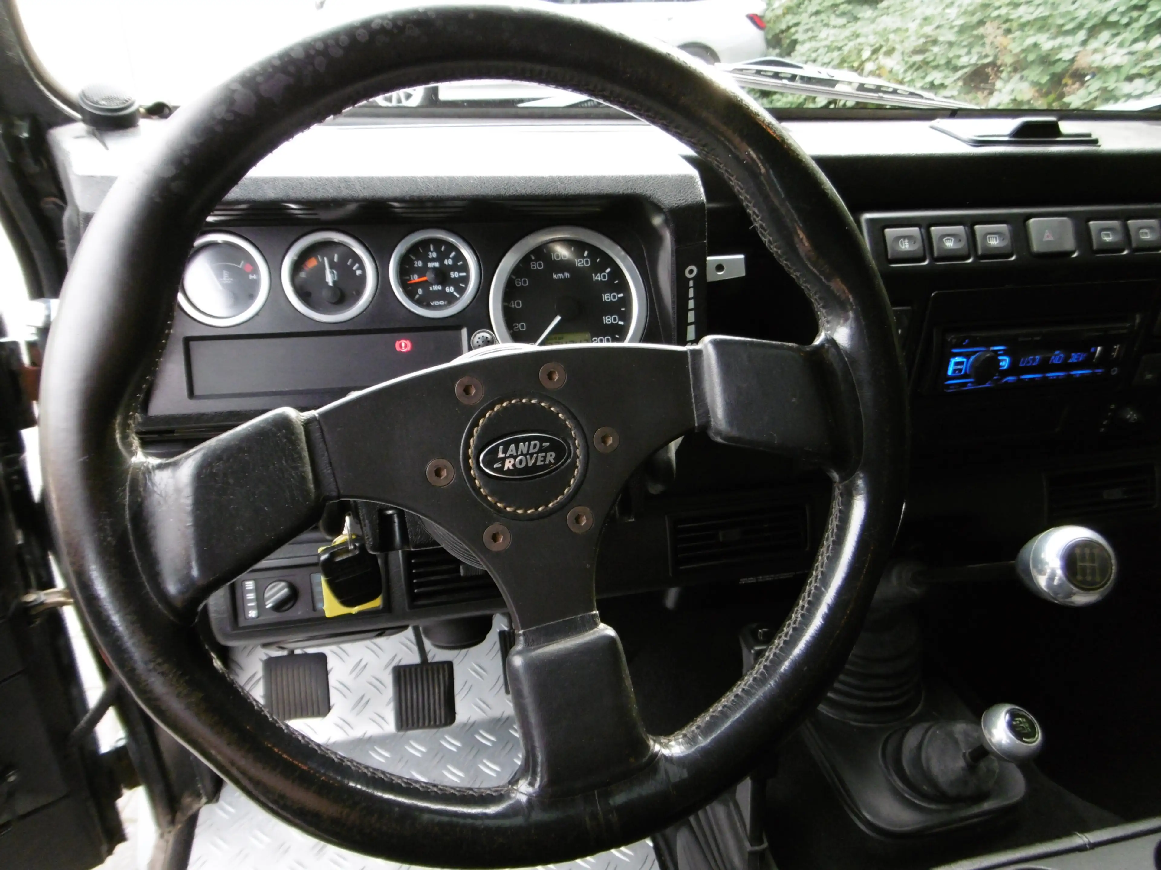 Land Rover Defender TD5 90 E StationWagon 6 Sitze Klima AHK — photo 10