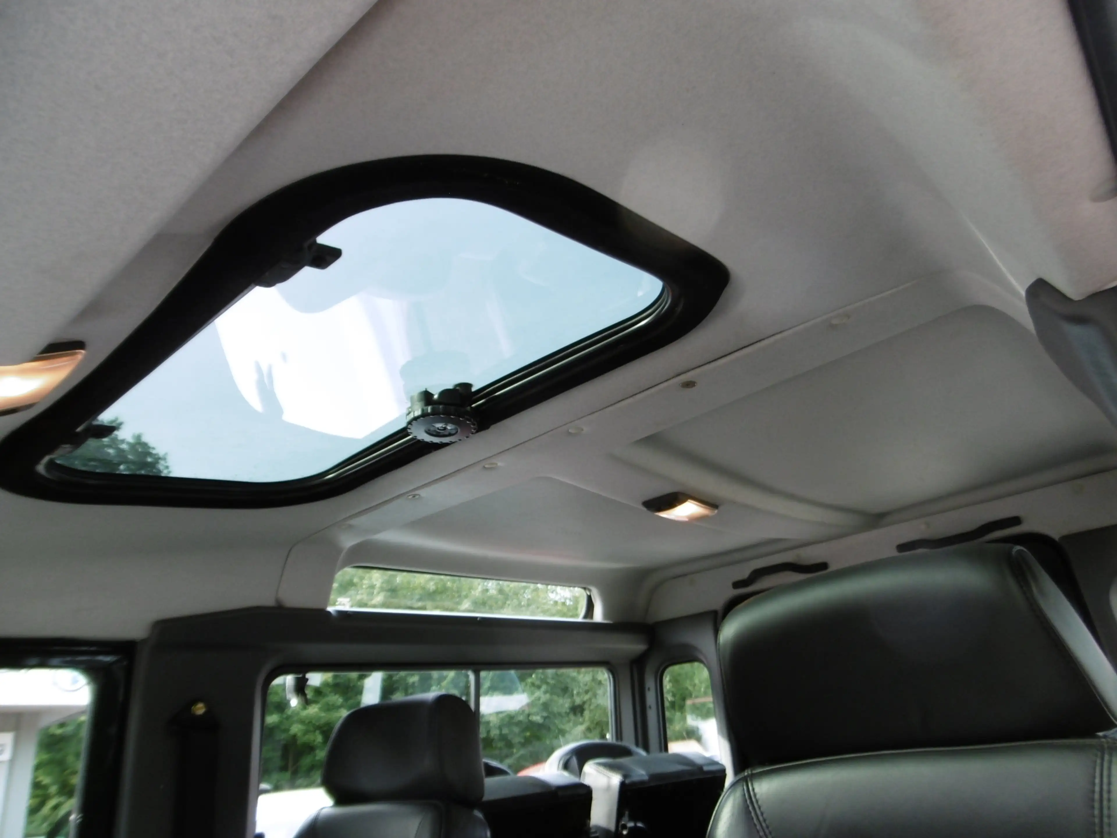 Land Rover Defender TD5 90 E StationWagon 6 Sitze Klima AHK — photo 15