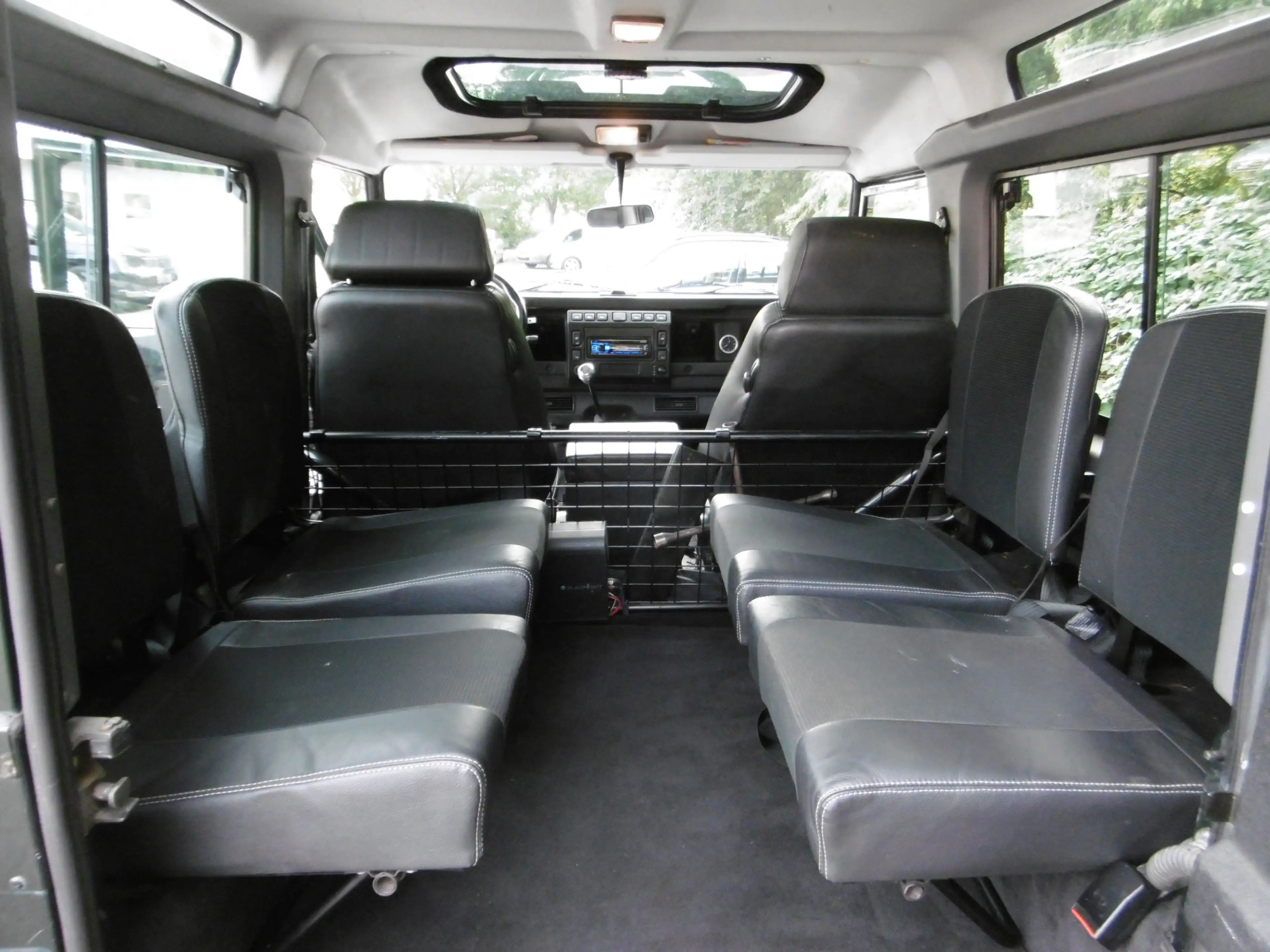 Land Rover Defender TD5 90 E StationWagon 6 Sitze Klima AHK — photo 13