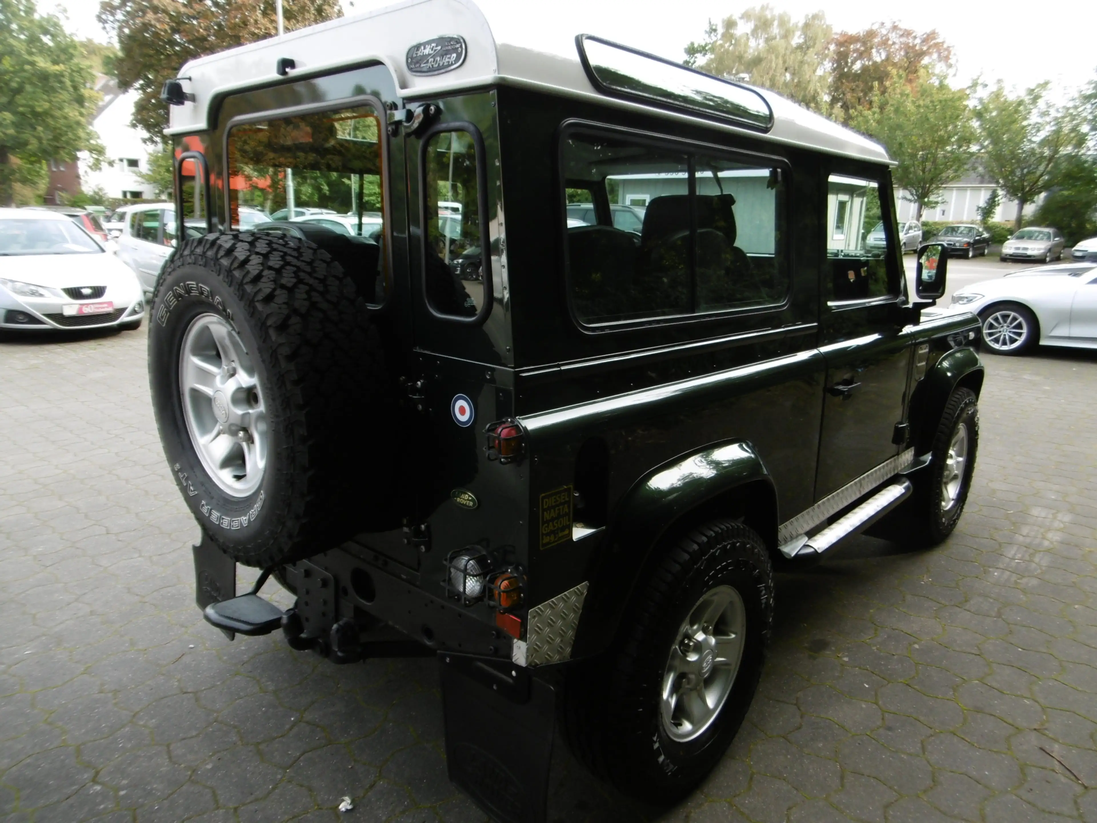 Land Rover Defender TD5 90 E StationWagon 6 Sitze Klima AHK — photo 7