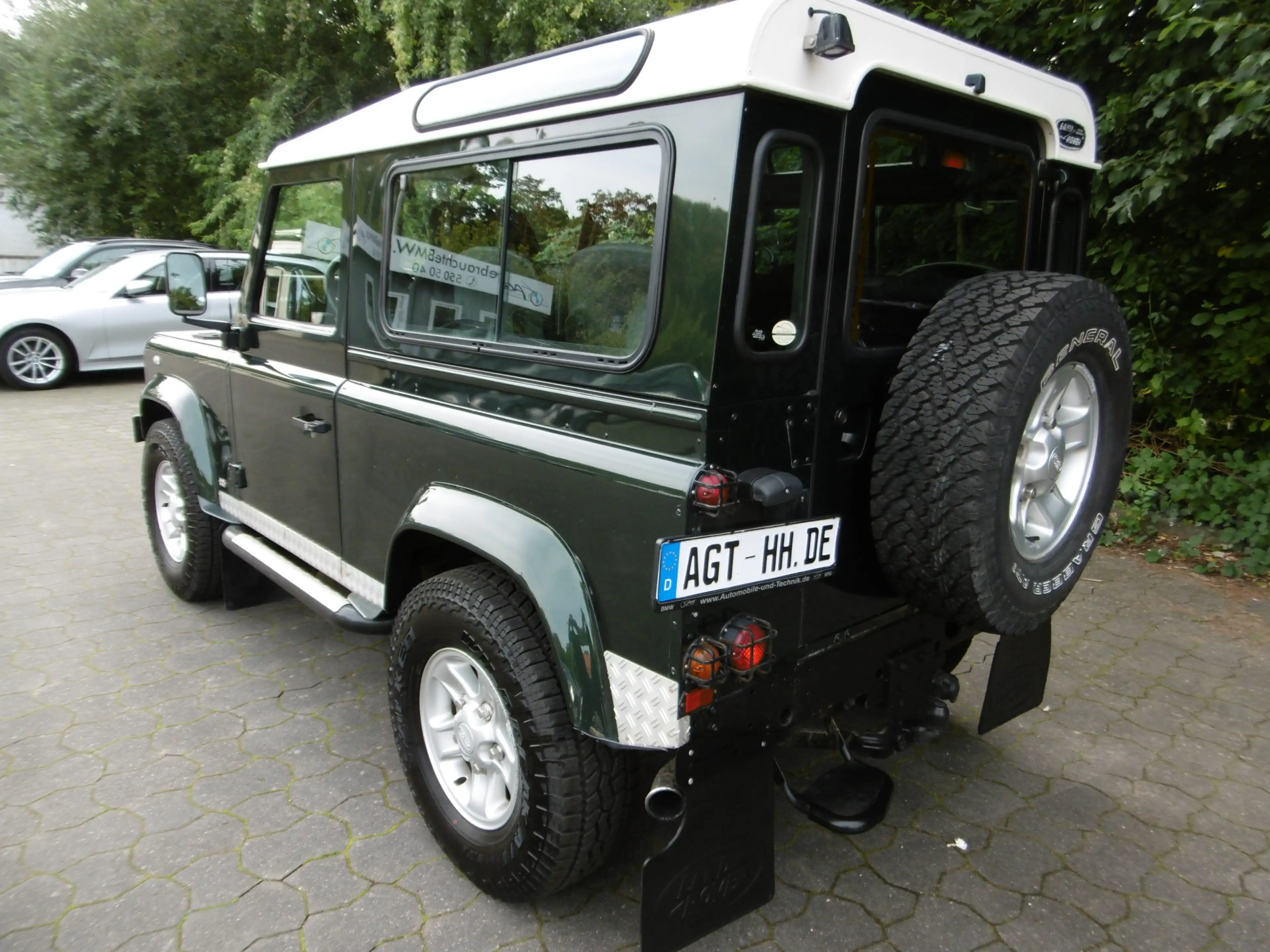 Land Rover Defender TD5 90 E StationWagon 6 Sitze Klima AHK — photo 2