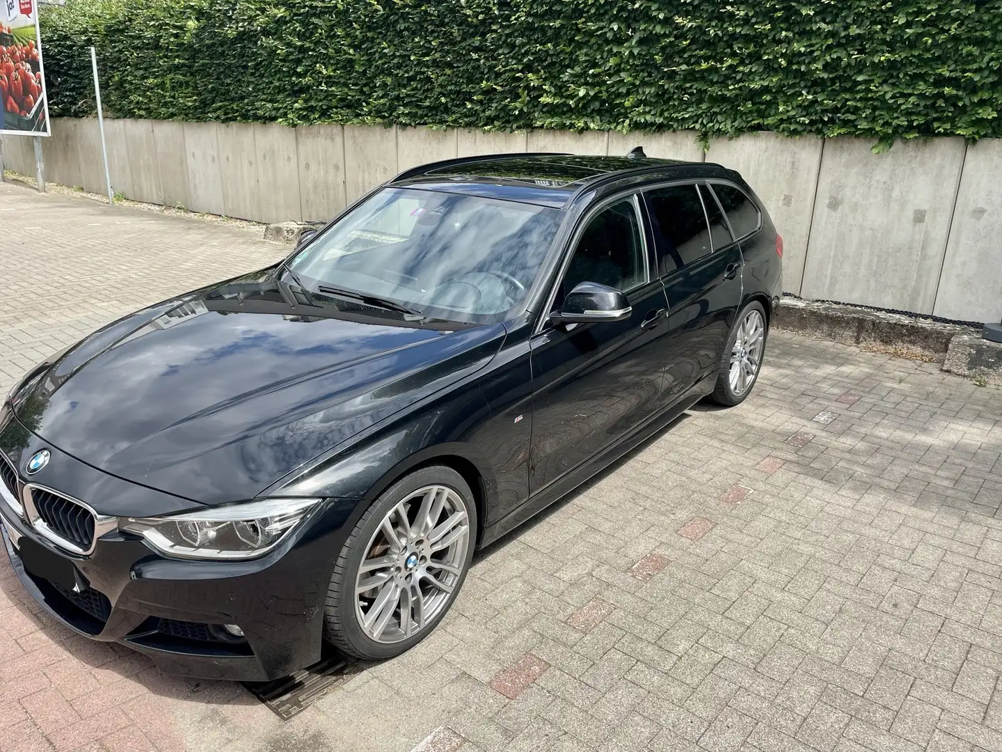 BMW 330 330i Touring Aut. M Sport Schwarz - 2