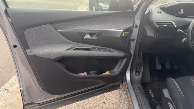 Peugeot 3008 view 7